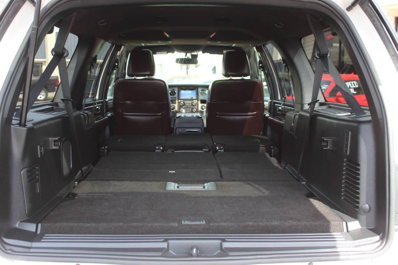 2017 White Ford Expedition EL EL Platinum 4WD (1FMJK1MT3HE) with an EcoBoost 3.5L Twin Turbo V6 365hp 420ft. lbs. 3.5L V6 engine, Automatic 6-Speed transmission, located at 4301 NW 39th , Oklahoma City, OK, 73112, (405) 949-5600, 35.512135, -97.598671 - Hablamos espaol. SPEND SMART --- BUY FROM SUPER SPORTS. ALL PRICES, DOWN PAYMENTS, PAYMENTS, AND FINANCE TERMS ARE NEGOTIABLE AT THE TIME OF APPROVAL. WE WILL WORK WITH YOU TO FIT YOUR BUDGET. WE WILL EVEN LOWER AND ADJUST THE NUMBERS TO HELP MAKE THE VEHICLE MORE AFFORDABLE FOR YOU.- Photo#15