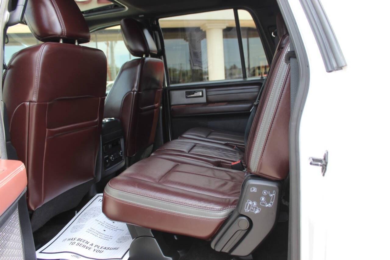 2017 White Ford Expedition EL EL Platinum 4WD (1FMJK1MT3HE) with an EcoBoost 3.5L Twin Turbo V6 365hp 420ft. lbs. 3.5L V6 engine, Automatic 6-Speed transmission, located at 4301 NW 39th , Oklahoma City, OK, 73112, (405) 949-5600, 35.512135, -97.598671 - Hablamos espaol. SPEND SMART --- BUY FROM SUPER SPORTS. ALL PRICES, DOWN PAYMENTS, PAYMENTS, AND FINANCE TERMS ARE NEGOTIABLE AT THE TIME OF APPROVAL. WE WILL WORK WITH YOU TO FIT YOUR BUDGET. WE WILL EVEN LOWER AND ADJUST THE NUMBERS TO HELP MAKE THE VEHICLE MORE AFFORDABLE FOR YOU.- Photo#17