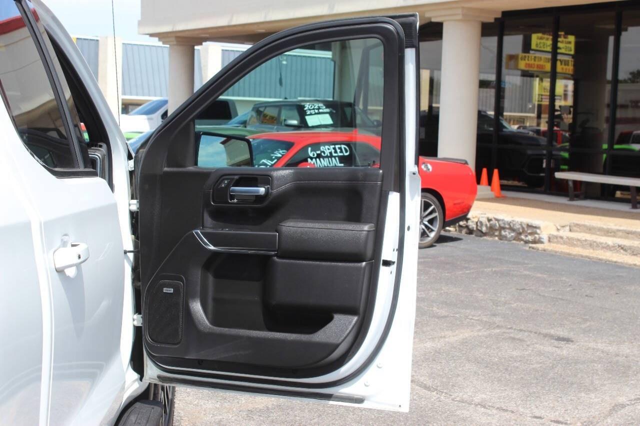 2021 White GMC Sierra 1500 AT4 Crew Cab Short Box 4WD (3GTP9EEL7MG) with an EcoTec3 6.2L V8 420hp 460ft. lbs. 6.2L V8 engine, Automatic 10-Speed transmission, located at 4301 NW 39th , Oklahoma City, OK, 73112, (405) 949-5600, 35.512135, -97.598671 - Hablamos espaol. SPEND SMART --- BUY FROM SUPER SPORTS. ALL PRICES, DOWN PAYMENTS, PAYMENTS, AND FINANCE TERMS ARE NEGOTIABLE AT THE TIME OF APPROVAL. WE WILL WORK WITH YOU TO FIT YOUR BUDGET. WE WILL EVEN LOWER AND ADJUST THE NUMBERS TO HELP MAKE THE VEHICLE MORE AFFORDABLE FOR YOU.- Photo#9