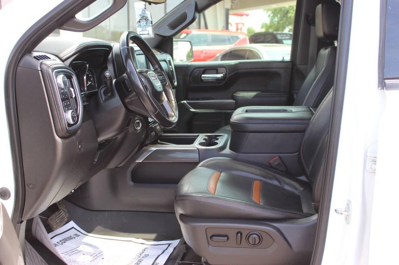 2021 White GMC Sierra 1500 AT4 Crew Cab Short Box 4WD (3GTP9EEL7MG) with an EcoTec3 6.2L V8 420hp 460ft. lbs. 6.2L V8 engine, Automatic 10-Speed transmission, located at 4301 NW 39th , Oklahoma City, OK, 73112, (405) 949-5600, 35.512135, -97.598671 - Hablamos espaol. SPEND SMART --- BUY FROM SUPER SPORTS. ALL PRICES, DOWN PAYMENTS, PAYMENTS, AND FINANCE TERMS ARE NEGOTIABLE AT THE TIME OF APPROVAL. WE WILL WORK WITH YOU TO FIT YOUR BUDGET. WE WILL EVEN LOWER AND ADJUST THE NUMBERS TO HELP MAKE THE VEHICLE MORE AFFORDABLE FOR YOU.- Photo#18