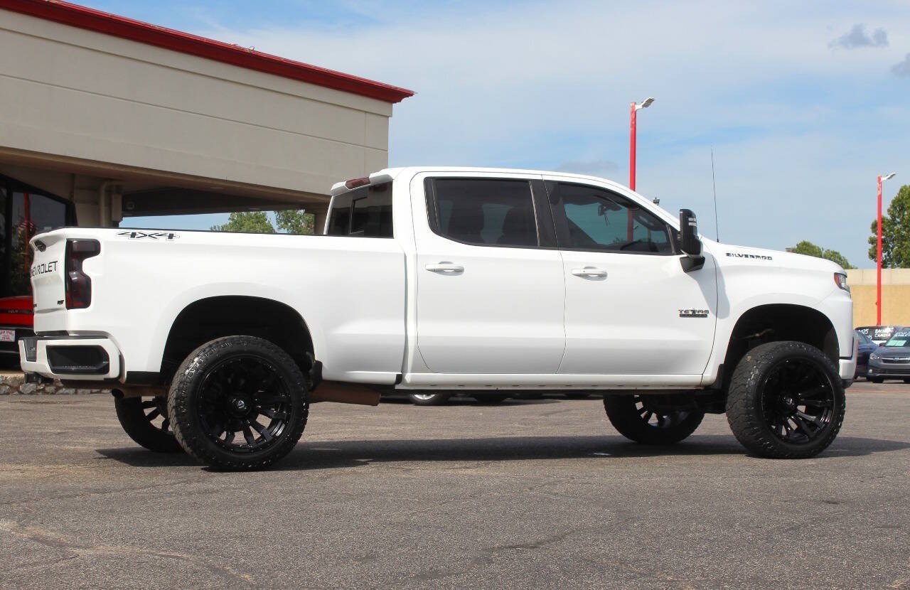 2020 White Chevrolet Silverado 1500 RST Crew Cab 4WD (3GCUYEED2LG) with an EcoTec3 5.3L V8 355hp 383ft. lbs. 5.3L V8 engine, Automatic 8-Speed transmission, located at 4301 NW 39th , Oklahoma City, OK, 73112, (405) 949-5600, 35.512135, -97.598671 - Hablamos espaol. SPEND SMART --- BUY FROM SUPER SPORTS. ALL PRICES, DOWN PAYMENTS, PAYMENTS, AND FINANCE TERMS ARE NEGOTIABLE AT THE TIME OF APPROVAL. WE WILL WORK WITH YOU TO FIT YOUR BUDGET. WE WILL EVEN LOWER AND ADJUST THE NUMBERS TO HELP MAKE THE VEHICLE MORE AFFORDABLE FOR YOU.- Photo#2