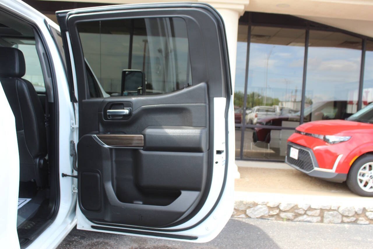 2020 White Chevrolet Silverado 1500 RST Crew Cab 4WD (3GCUYEED2LG) with an EcoTec3 5.3L V8 355hp 383ft. lbs. 5.3L V8 engine, Automatic 8-Speed transmission, located at 4301 NW 39th , Oklahoma City, OK, 73112, (405) 949-5600, 35.512135, -97.598671 - Hablamos espaol. SPEND SMART --- BUY FROM SUPER SPORTS. ALL PRICES, DOWN PAYMENTS, PAYMENTS, AND FINANCE TERMS ARE NEGOTIABLE AT THE TIME OF APPROVAL. WE WILL WORK WITH YOU TO FIT YOUR BUDGET. WE WILL EVEN LOWER AND ADJUST THE NUMBERS TO HELP MAKE THE VEHICLE MORE AFFORDABLE FOR YOU.- Photo#13