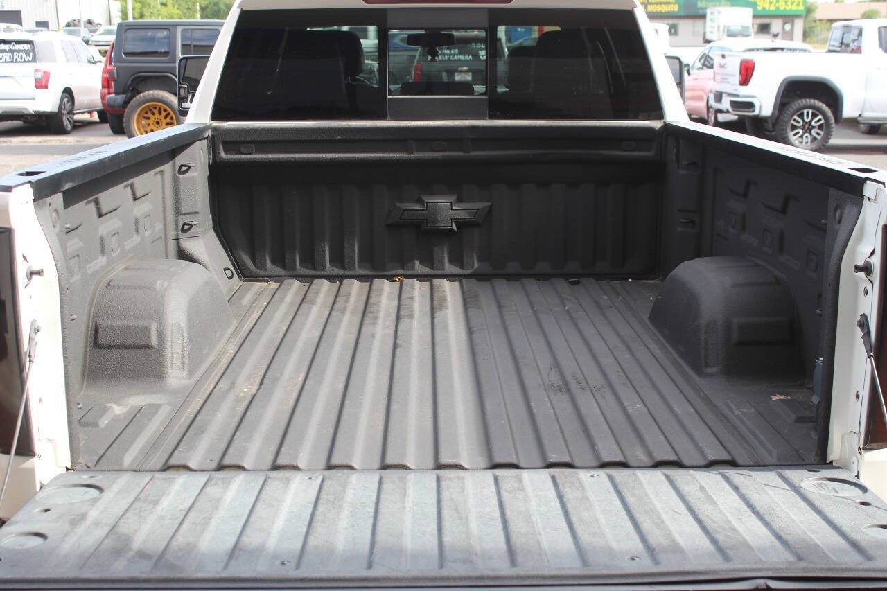 2020 White Chevrolet Silverado 1500 RST Crew Cab 4WD (3GCUYEED2LG) with an EcoTec3 5.3L V8 355hp 383ft. lbs. 5.3L V8 engine, Automatic 8-Speed transmission, located at 4301 NW 39th , Oklahoma City, OK, 73112, (405) 949-5600, 35.512135, -97.598671 - Hablamos espaol. SPEND SMART --- BUY FROM SUPER SPORTS. ALL PRICES, DOWN PAYMENTS, PAYMENTS, AND FINANCE TERMS ARE NEGOTIABLE AT THE TIME OF APPROVAL. WE WILL WORK WITH YOU TO FIT YOUR BUDGET. WE WILL EVEN LOWER AND ADJUST THE NUMBERS TO HELP MAKE THE VEHICLE MORE AFFORDABLE FOR YOU.- Photo#17
