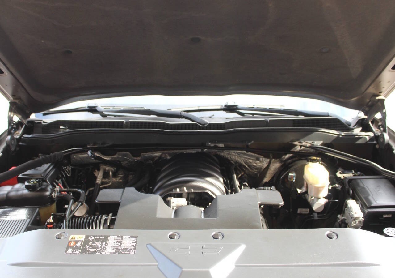 2014 Brown Chevrolet Silverado 1500 High Country Crew Cab 4WD (3GCUKTEC3EG) with an EcoTec3 5.3L Flex Fuel V8 355hp 383ft. lbs. 5.3L V8 engine, Automatic 6-Speed transmission, located at 4301 NW 39th , Oklahoma City, OK, 73112, (405) 949-5600, 35.512135, -97.598671 - Hablamos espaol. SPEND SMART --- BUY FROM SUPER SPORTS. ALL PRICES, DOWN PAYMENTS, PAYMENTS, AND FINANCE TERMS ARE NEGOTIABLE AT THE TIME OF APPROVAL. WE WILL WORK WITH YOU TO FIT YOUR BUDGET. WE WILL EVEN LOWER AND ADJUST THE NUMBERS TO HELP MAKE THE VEHICLE MORE AFFORDABLE FOR YOU.- Photo#8