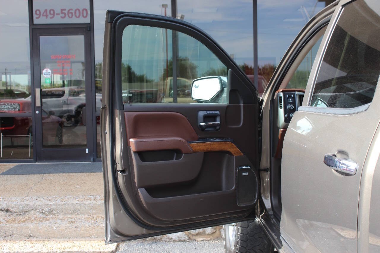 2014 Brown Chevrolet Silverado 1500 High Country Crew Cab 4WD (3GCUKTEC3EG) with an EcoTec3 5.3L Flex Fuel V8 355hp 383ft. lbs. 5.3L V8 engine, Automatic 6-Speed transmission, located at 4301 NW 39th , Oklahoma City, OK, 73112, (405) 949-5600, 35.512135, -97.598671 - Hablamos espaol. SPEND SMART --- BUY FROM SUPER SPORTS. ALL PRICES, DOWN PAYMENTS, PAYMENTS, AND FINANCE TERMS ARE NEGOTIABLE AT THE TIME OF APPROVAL. WE WILL WORK WITH YOU TO FIT YOUR BUDGET. WE WILL EVEN LOWER AND ADJUST THE NUMBERS TO HELP MAKE THE VEHICLE MORE AFFORDABLE FOR YOU.- Photo#10