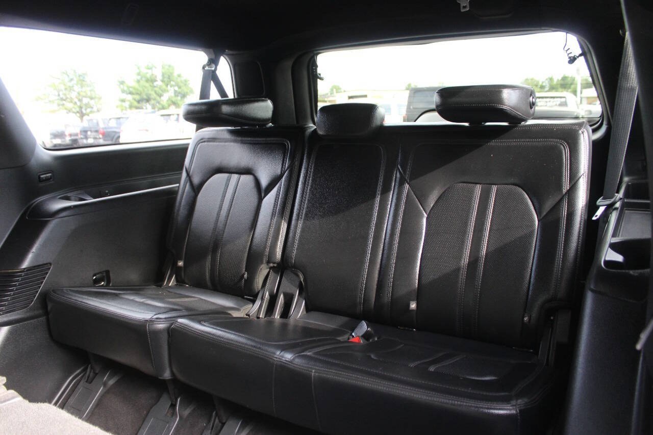 2019 Black Ford Expedition MAX MAX Limited 4WD (1FMJK2ATXKE) with an EcoBoost 3.5L Twin Turbo V6 375hp 470ft. lbs. 3.5L V6 engine, Automatic 10-Speed transmission, located at 4301 NW 39th , Oklahoma City, OK, 73112, (405) 949-5600, 35.512135, -97.598671 - Hablamos espaol. SPEND SMART --- BUY FROM SUPER SPORTS. ALL PRICES, DOWN PAYMENTS, PAYMENTS, AND FINANCE TERMS ARE NEGOTIABLE AT THE TIME OF APPROVAL. WE WILL WORK WITH YOU TO FIT YOUR BUDGET. WE WILL EVEN LOWER AND ADJUST THE NUMBERS TO HELP MAKE THE VEHICLE MORE AFFORDABLE FOR YOU.- Photo#17