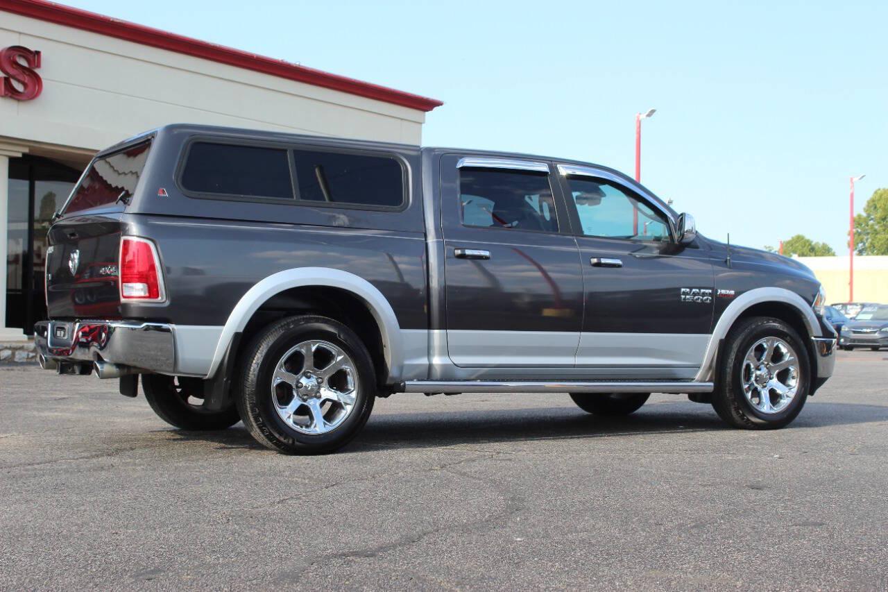 2018 Gray RAM 1500 Laramie Crew Cab SWB 4WD (1C6RR7NT8JS) with an HEMI 5.7L V8 395hp 410ft. lbs. 5.7L V8 engine, Automatic 8-Speed transmission, located at 4301 NW 39th , Oklahoma City, OK, 73112, (405) 949-5600, 35.512135, -97.598671 - Hablamos espanol. SPEND SMART --- BUY FROM SUPER SPORTS. ALL PRICES, DOWN PAYMENTS, PAYMENTS, AND FINANCE TERMS ARE NEGOTIABLE AT THE TIME OF APPROVAL. WE WILL WORK WITH YOU TO FIT YOUR BUDGET. WE WILL EVEN LOWER AND ADJUST THE NUMBERS TO HELP MAKE THE VEHICLE MORE AFFORDABLE FOR YOU.- Photo#3