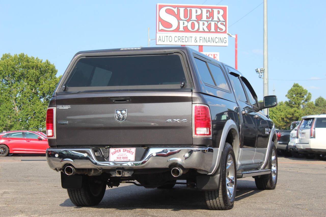 2018 Gray RAM 1500 Laramie Crew Cab SWB 4WD (1C6RR7NT8JS) with an HEMI 5.7L V8 395hp 410ft. lbs. 5.7L V8 engine, Automatic 8-Speed transmission, located at 4301 NW 39th , Oklahoma City, OK, 73112, (405) 949-5600, 35.512135, -97.598671 - Hablamos espanol. SPEND SMART --- BUY FROM SUPER SPORTS. ALL PRICES, DOWN PAYMENTS, PAYMENTS, AND FINANCE TERMS ARE NEGOTIABLE AT THE TIME OF APPROVAL. WE WILL WORK WITH YOU TO FIT YOUR BUDGET. WE WILL EVEN LOWER AND ADJUST THE NUMBERS TO HELP MAKE THE VEHICLE MORE AFFORDABLE FOR YOU.- Photo#4