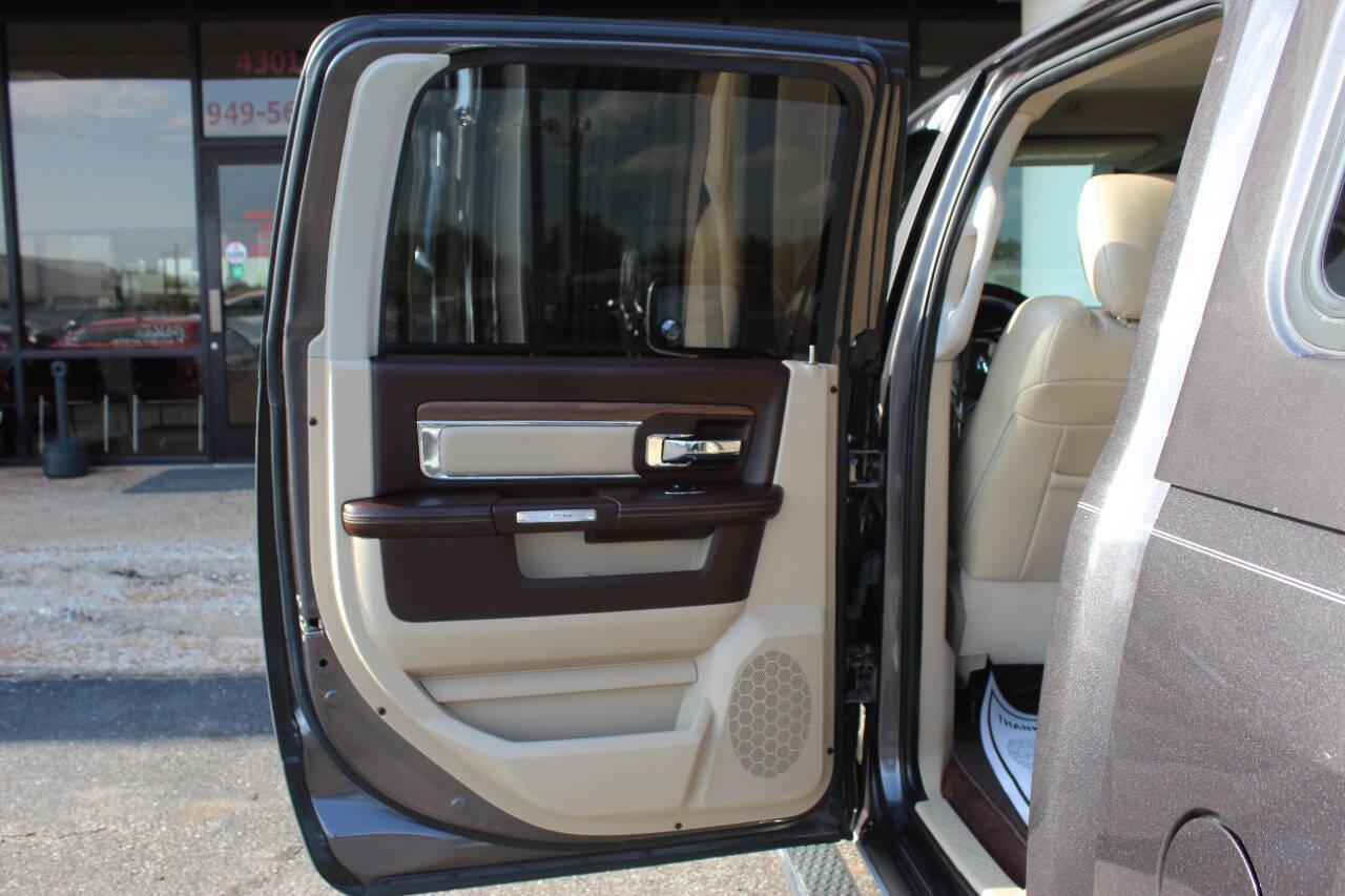 2018 Gray RAM 1500 Laramie Crew Cab SWB 4WD (1C6RR7NT8JS) with an HEMI 5.7L V8 395hp 410ft. lbs. 5.7L V8 engine, Automatic 8-Speed transmission, located at 4301 NW 39th , Oklahoma City, OK, 73112, (405) 949-5600, 35.512135, -97.598671 - Hablamos espanol. SPEND SMART --- BUY FROM SUPER SPORTS. ALL PRICES, DOWN PAYMENTS, PAYMENTS, AND FINANCE TERMS ARE NEGOTIABLE AT THE TIME OF APPROVAL. WE WILL WORK WITH YOU TO FIT YOUR BUDGET. WE WILL EVEN LOWER AND ADJUST THE NUMBERS TO HELP MAKE THE VEHICLE MORE AFFORDABLE FOR YOU.- Photo#15