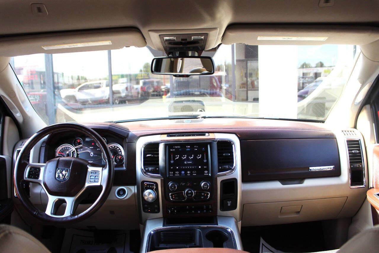 2018 Gray RAM 1500 Laramie Crew Cab SWB 4WD (1C6RR7NT8JS) with an HEMI 5.7L V8 395hp 410ft. lbs. 5.7L V8 engine, Automatic 8-Speed transmission, located at 4301 NW 39th , Oklahoma City, OK, 73112, (405) 949-5600, 35.512135, -97.598671 - Hablamos espanol. SPEND SMART --- BUY FROM SUPER SPORTS. ALL PRICES, DOWN PAYMENTS, PAYMENTS, AND FINANCE TERMS ARE NEGOTIABLE AT THE TIME OF APPROVAL. WE WILL WORK WITH YOU TO FIT YOUR BUDGET. WE WILL EVEN LOWER AND ADJUST THE NUMBERS TO HELP MAKE THE VEHICLE MORE AFFORDABLE FOR YOU.- Photo#18