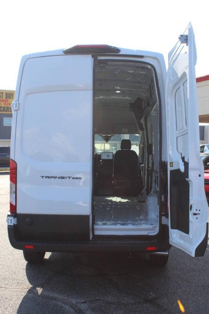2026 White Ford Transit High Roof (1FTBR1X85TK) with an 3.5L V6 275hp 260ft. lbs. 3.5L V6 engine, Automatic 10-Speed transmission, located at 4301 NW 39th , Oklahoma City, OK, 73112, (405) 949-5600, 35.512135, -97.598671 - Hablamos espanol. SPEND SMART --- BUY FROM SUPER SPORTS. ALL PRICES, DOWN PAYMENTS, PAYMENTS, AND FINANCE TERMS ARE NEGOTIABLE AT THE TIME OF APPROVAL. WE WILL WORK WITH YOU TO FIT YOUR BUDGET. WE WILL EVEN LOWER AND ADJUST THE NUMBERS TO HELP MAKE THE VEHICLE MORE AFFORDABLE FOR YOU.- Photo#14