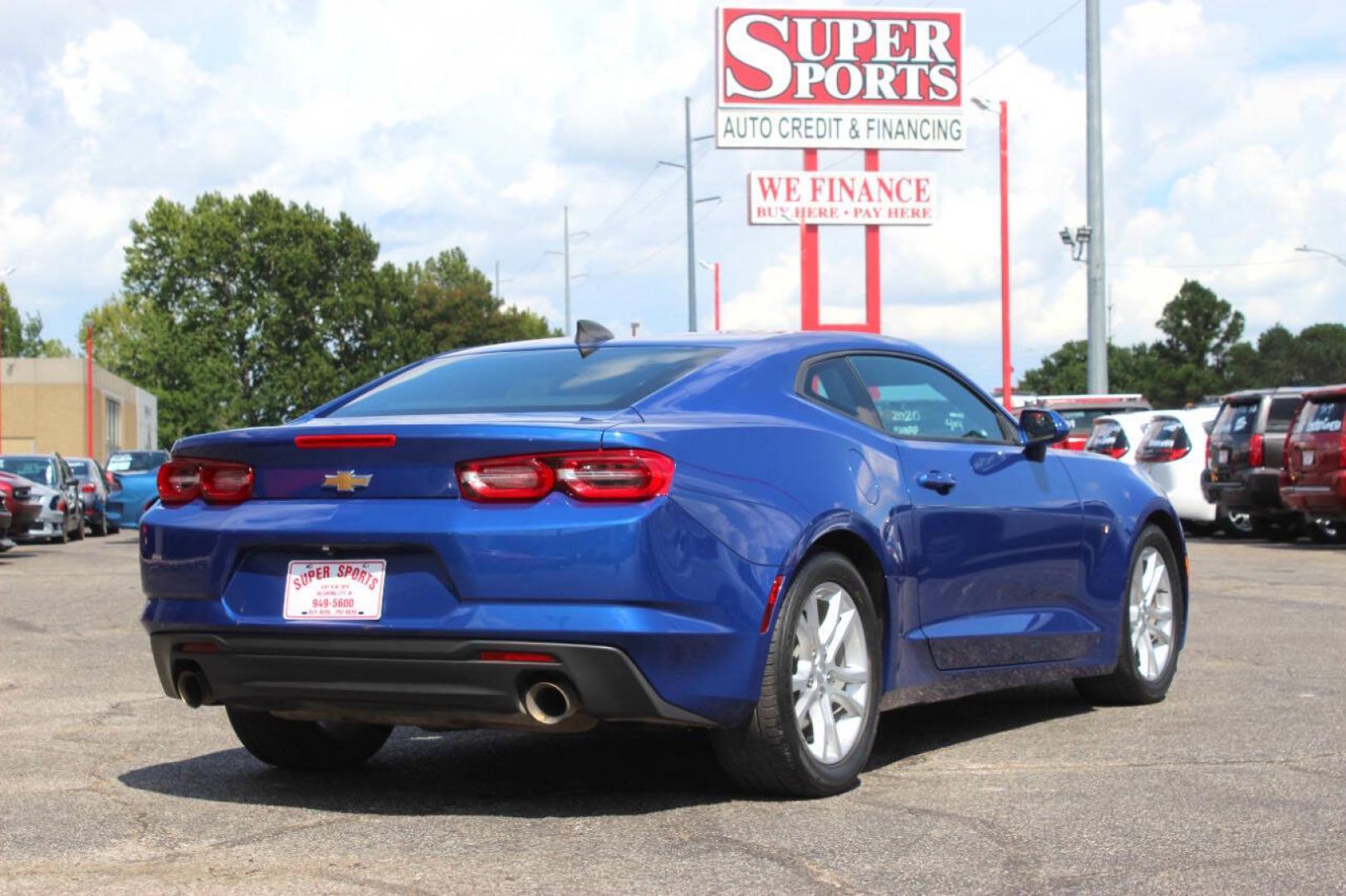 2020 Blue Chevrolet Camaro 1LT Coupe (1G1FB1RX8L0) with an 2.0L Turbo I4 275hp 295ft. lbs. 2.0L I4 engine, Automatic 8-Speed transmission, located at 4301 NW 39th , Oklahoma City, OK, 73112, (405) 949-5600, 35.512135, -97.598671 - Hablamos espanol. SPEND SMART --- BUY FROM SUPER SPORTS. ALL PRICES, DOWN PAYMENTS, PAYMENTS, AND FINANCE TERMS ARE NEGOTIABLE AT THE TIME OF APPROVAL. WE WILL WORK WITH YOU TO FIT YOUR BUDGET. WE WILL EVEN LOWER AND ADJUST THE NUMBERS TO HELP MAKE THE VEHICLE MORE AFFORDABLE FOR YOU.- Photo#3