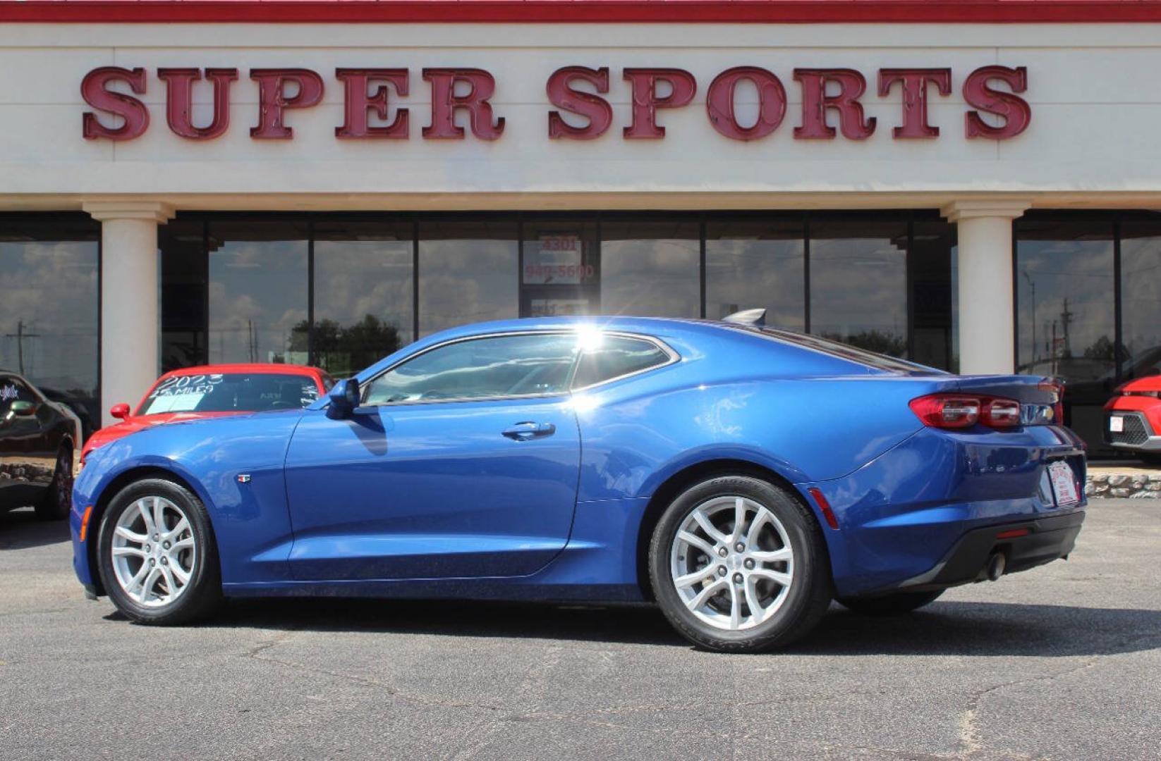 2020 Blue Chevrolet Camaro 1LT Coupe (1G1FB1RX8L0) with an 2.0L Turbo I4 275hp 295ft. lbs. 2.0L I4 engine, Automatic 8-Speed transmission, located at 4301 NW 39th , Oklahoma City, OK, 73112, (405) 949-5600, 35.512135, -97.598671 - Hablamos espanol. SPEND SMART --- BUY FROM SUPER SPORTS. ALL PRICES, DOWN PAYMENTS, PAYMENTS, AND FINANCE TERMS ARE NEGOTIABLE AT THE TIME OF APPROVAL. WE WILL WORK WITH YOU TO FIT YOUR BUDGET. WE WILL EVEN LOWER AND ADJUST THE NUMBERS TO HELP MAKE THE VEHICLE MORE AFFORDABLE FOR YOU.- Photo#4