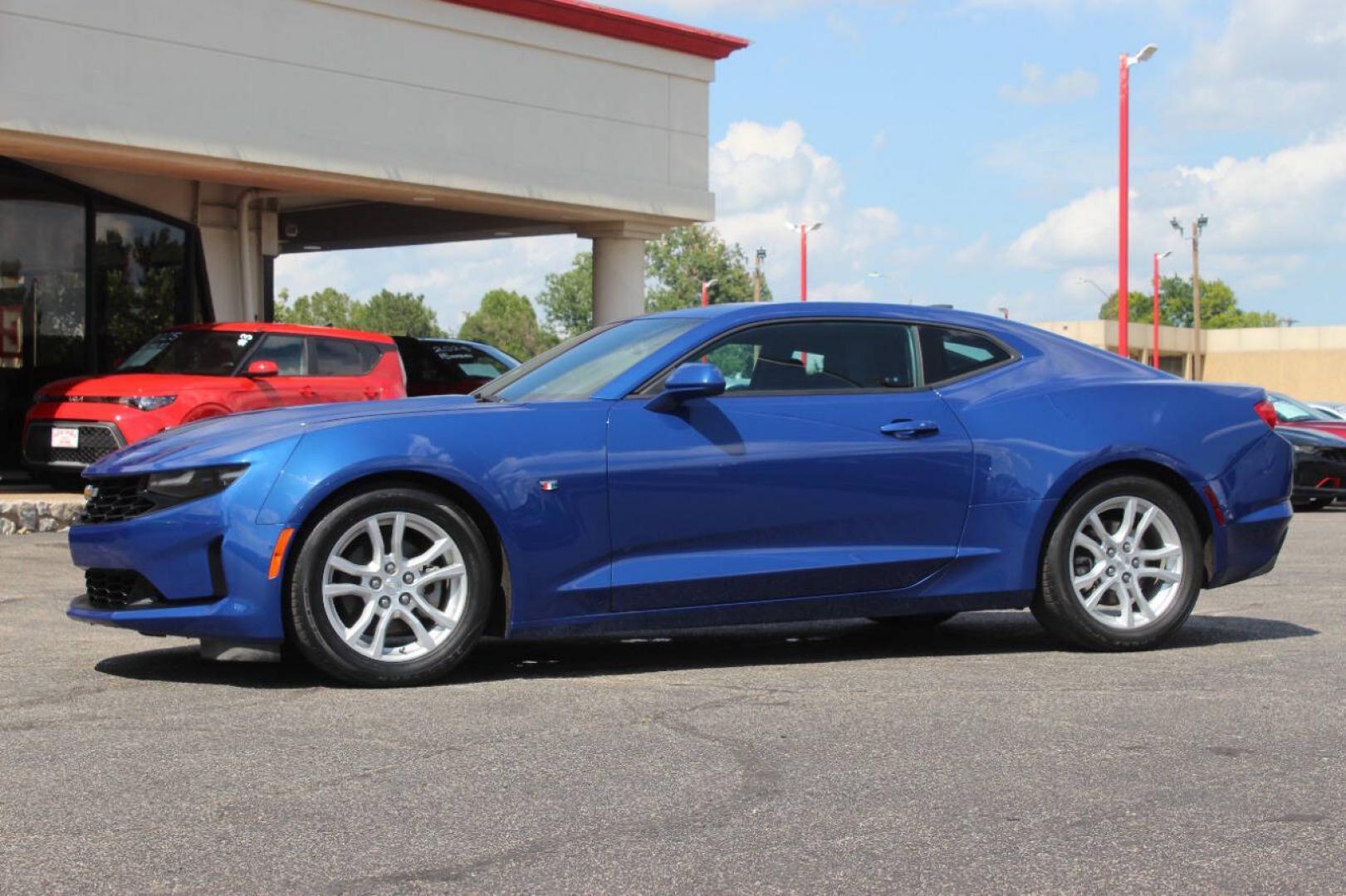 2020 Blue Chevrolet Camaro 1LT Coupe (1G1FB1RX8L0) with an 2.0L Turbo I4 275hp 295ft. lbs. 2.0L I4 engine, Automatic 8-Speed transmission, located at 4301 NW 39th , Oklahoma City, OK, 73112, (405) 949-5600, 35.512135, -97.598671 - Hablamos espanol. SPEND SMART --- BUY FROM SUPER SPORTS. ALL PRICES, DOWN PAYMENTS, PAYMENTS, AND FINANCE TERMS ARE NEGOTIABLE AT THE TIME OF APPROVAL. WE WILL WORK WITH YOU TO FIT YOUR BUDGET. WE WILL EVEN LOWER AND ADJUST THE NUMBERS TO HELP MAKE THE VEHICLE MORE AFFORDABLE FOR YOU.- Photo#5