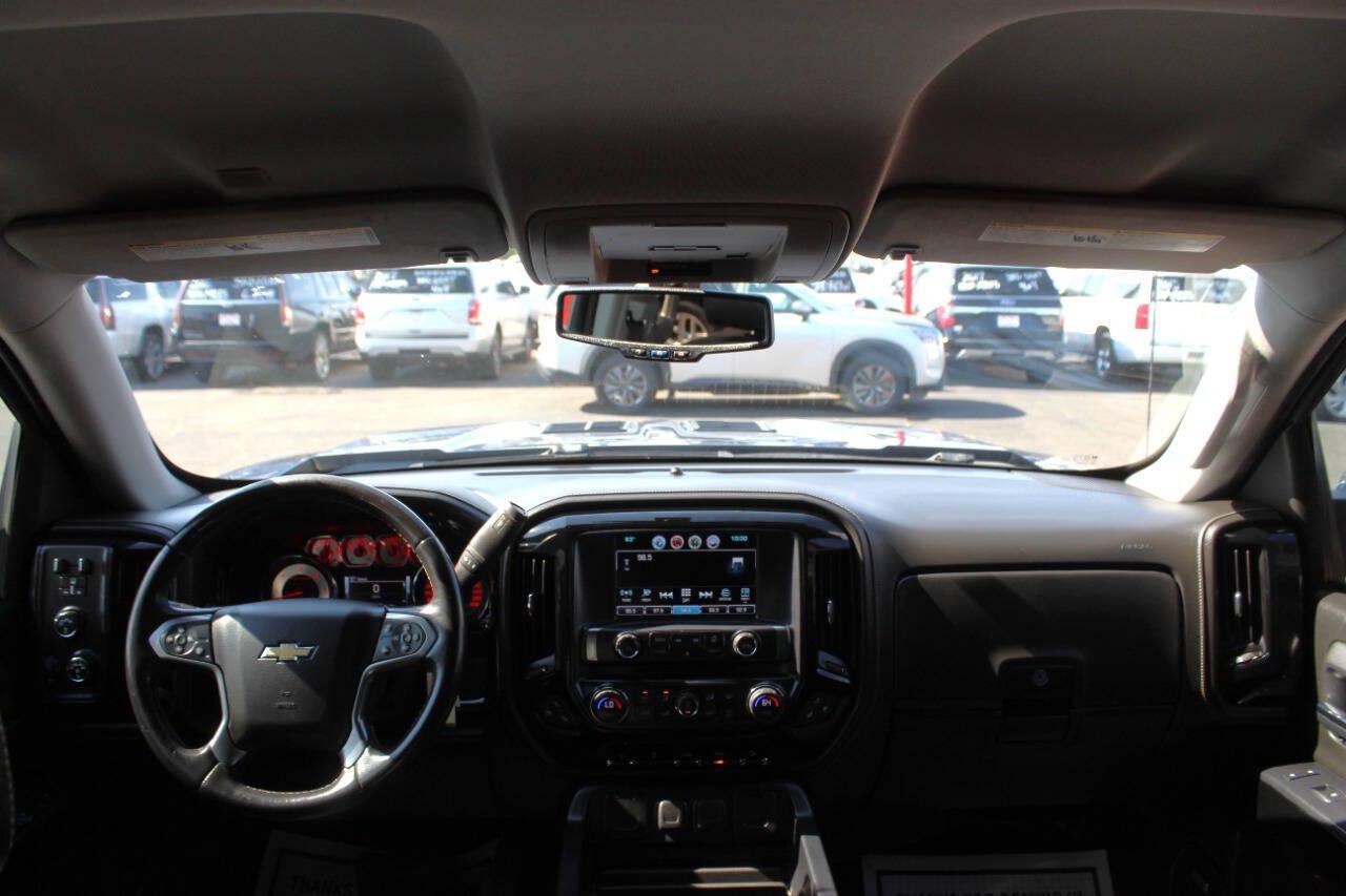 2017 Blue Chevrolet Silverado 1500 LTZ Crew Cab 4WD (3GCUKSEJ2HG) with an EcoTec3 6.2L V8 420hp 460ft. lbs. 6.2L V8 engine, Automatic 8-Speed transmission, located at 4301 NW 39th , Oklahoma City, OK, 73112, (405) 949-5600, 35.512135, -97.598671 - Hablamos espanol. SPEND SMART --- BUY FROM SUPER SPORTS. ALL PRICES, DOWN PAYMENTS, PAYMENTS, AND FINANCE TERMS ARE NEGOTIABLE AT THE TIME OF APPROVAL. WE WILL WORK WITH YOU TO FIT YOUR BUDGET. WE WILL EVEN LOWER AND ADJUST THE NUMBERS TO HELP MAKE THE VE HICLE MORE AFFORDABLE FOR YOU.- Photo#21