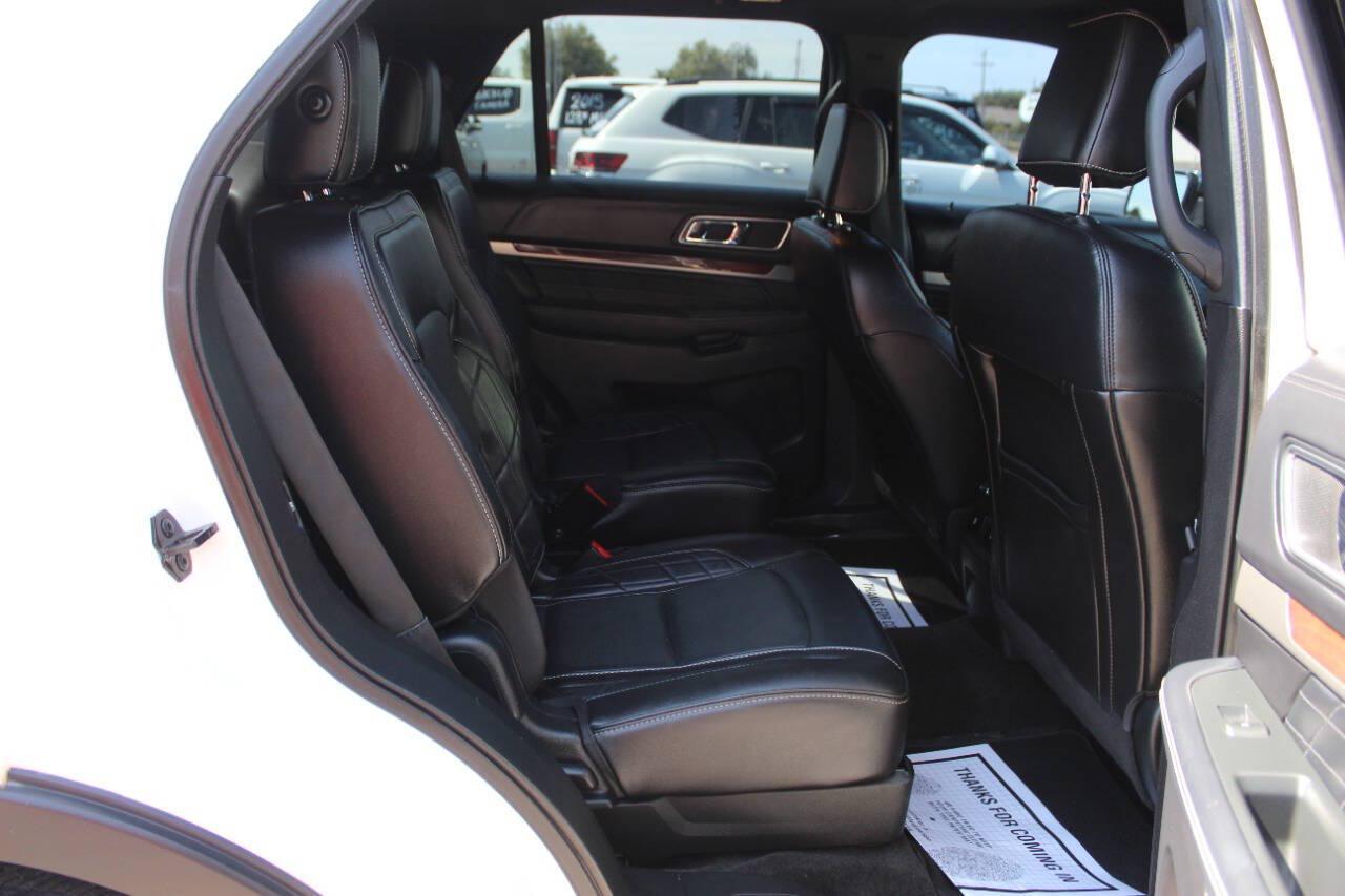 2018 White Ford Explorer Platinum AWD (1FM5K8HT5JG) with an EcoBoost 3.5L Twin Turbo V6 365hp 350ft. lbs. 3.5L V6 engine, Automatic 6-Speed transmission, located at 4301 NW 39th , Oklahoma City, OK, 73112, (405) 949-5600, 35.512135, -97.598671 - Hablamos espanol. SPEND SMART --- BUY FROM SUPER SPORTS. ALL PRICES, DOWN PAYMENTS, PAYMENTS, AND FINANCE TERMS ARE NEGOTIABLE AT THE TIME OF APPROVAL. WE WILL WORK WITH YOU TO FIT YOUR BUDGET. WE WILL EVEN LOWER AND ADJUST THE NUMBERS TO HELP MAKE THE VE HICLE MORE AFFORDABLE FOR YOU.- Photo#10