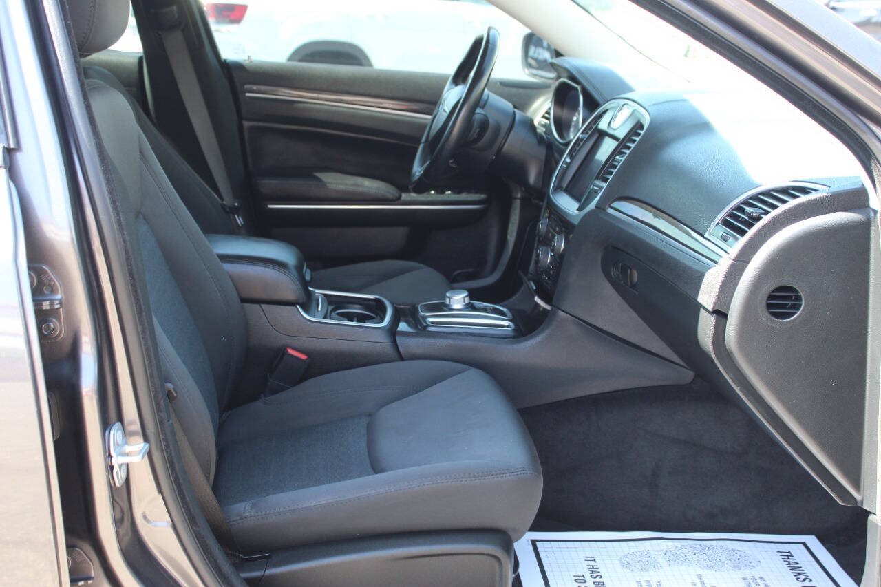 2018 Gray Chrysler 300 Limited RWD (2C3CCAAG0JH) with an Pentastar 3.6L V6 292hp 260ft. lbs. 3.6L V6 engine, Automatic 8-Speed transmission, located at 4301 NW 39th , Oklahoma City, OK, 73112, (405) 949-5600, 35.512135, -97.598671 - Hablamos espanol. SPEND SMART --- BUY FROM SUPER SPORTS. ALL PRICES, DOWN PAYMENTS, PAYMENTS, AND FINANCE TERMS ARE NEGOTIABLE AT THE TIME OF APPROVAL. WE WILL WORK WITH YOU TO FIT YOUR BUDGET. WE WILL EVEN LOWER AND ADJUST THE NUMBERS TO HELP MAKE THE VEHICLE MORE AFFORDABLE FOR YOU.- Photo#8