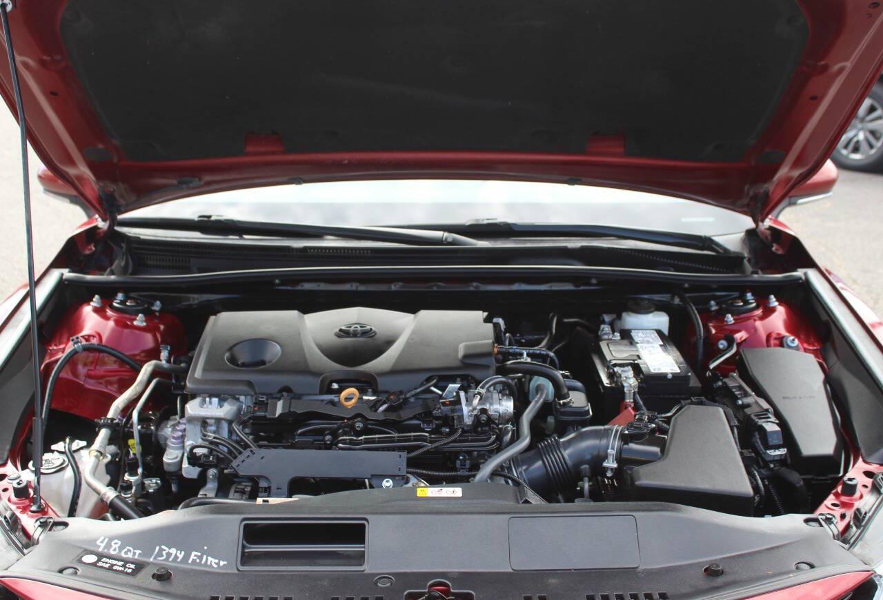 2021 Maroon Toyota Camry XLE (4T1F11AK3MU) with an 2.5L I4 203hp 184ft. lbs. 2.5L I4 engine, Automatic 8-Speed transmission, located at 4301 NW 39th , Oklahoma City, OK, 73112, (405) 949-5600, 35.512135, -97.598671 - Hablamos espanol. SPEND SMART --- BUY FROM SUPER SPORTS. ALL PRICES, DOWN PAYMENTS, PAYMENTS, AND FINANCE TERMS ARE NEGOTIABLE AT THE TIME OF APPROVAL. WE WILL WORK WITH YOU TO FIT YOUR BUDGET. WE WILL EVEN LOWER AND ADJUST THE NUMBERS TO HELP MAKE THE VE HICLE MORE AFFORDABLE FOR YOU.- Photo#7