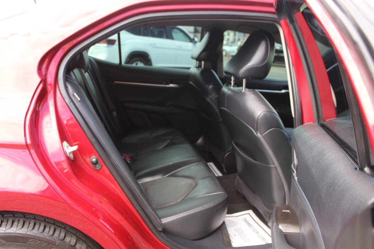 2021 Maroon Toyota Camry XLE (4T1F11AK3MU) with an 2.5L I4 203hp 184ft. lbs. 2.5L I4 engine, Automatic 8-Speed transmission, located at 4301 NW 39th , Oklahoma City, OK, 73112, (405) 949-5600, 35.512135, -97.598671 - Hablamos espanol. SPEND SMART --- BUY FROM SUPER SPORTS. ALL PRICES, DOWN PAYMENTS, PAYMENTS, AND FINANCE TERMS ARE NEGOTIABLE AT THE TIME OF APPROVAL. WE WILL WORK WITH YOU TO FIT YOUR BUDGET. WE WILL EVEN LOWER AND ADJUST THE NUMBERS TO HELP MAKE THE VE HICLE MORE AFFORDABLE FOR YOU.- Photo#10