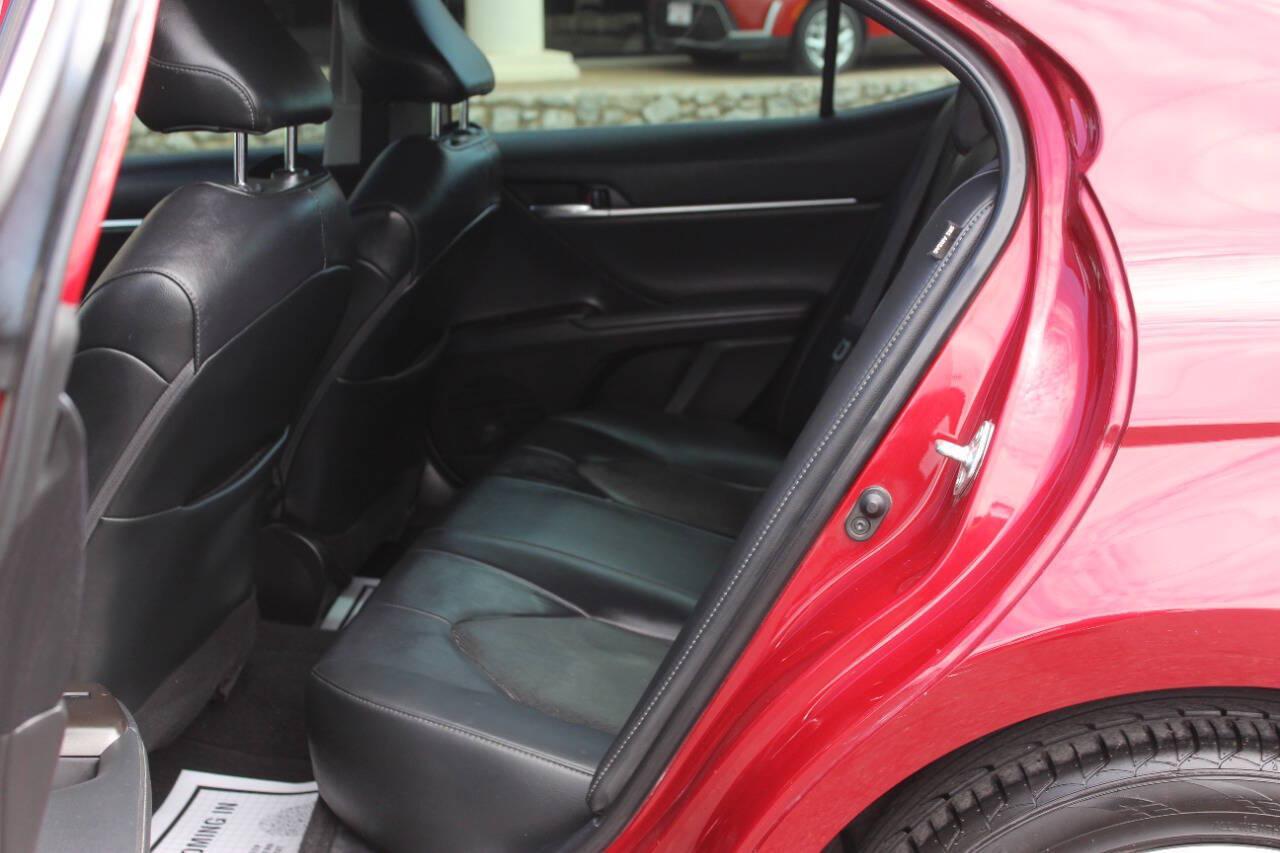 2021 Maroon Toyota Camry XLE (4T1F11AK3MU) with an 2.5L I4 203hp 184ft. lbs. 2.5L I4 engine, Automatic 8-Speed transmission, located at 4301 NW 39th , Oklahoma City, OK, 73112, (405) 949-5600, 35.512135, -97.598671 - Hablamos espanol. SPEND SMART --- BUY FROM SUPER SPORTS. ALL PRICES, DOWN PAYMENTS, PAYMENTS, AND FINANCE TERMS ARE NEGOTIABLE AT THE TIME OF APPROVAL. WE WILL WORK WITH YOU TO FIT YOUR BUDGET. WE WILL EVEN LOWER AND ADJUST THE NUMBERS TO HELP MAKE THE VE HICLE MORE AFFORDABLE FOR YOU.- Photo#13