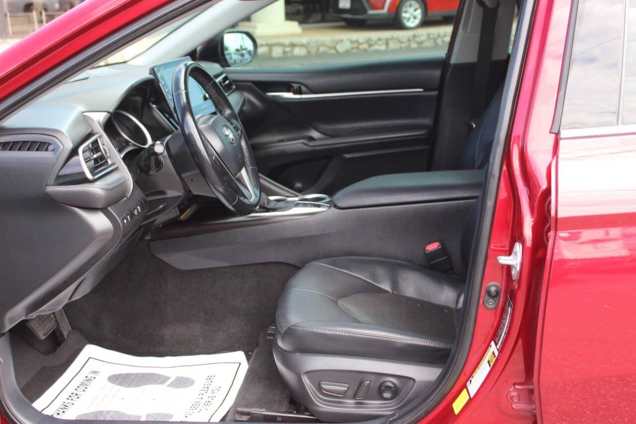 2021 Maroon Toyota Camry XLE (4T1F11AK3MU) with an 2.5L I4 203hp 184ft. lbs. 2.5L I4 engine, Automatic 8-Speed transmission, located at 4301 NW 39th , Oklahoma City, OK, 73112, (405) 949-5600, 35.512135, -97.598671 - Hablamos espanol. SPEND SMART --- BUY FROM SUPER SPORTS. ALL PRICES, DOWN PAYMENTS, PAYMENTS, AND FINANCE TERMS ARE NEGOTIABLE AT THE TIME OF APPROVAL. WE WILL WORK WITH YOU TO FIT YOUR BUDGET. WE WILL EVEN LOWER AND ADJUST THE NUMBERS TO HELP MAKE THE VE HICLE MORE AFFORDABLE FOR YOU.- Photo#15