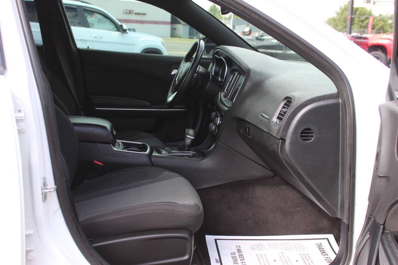 2016 White Dodge Charger SXT (2C3CDXHG4GH) with an Pentastar 3.6L V6 292hp 260ft. lbs. 3.6L V6 engine, Automatic 8-Speed transmission, located at 4301 NW 39th , Oklahoma City, OK, 73112, (405) 949-5600, 35.512135, -97.598671 - Hablamos espanol. SPEND SMART --- BUY FROM SUPER SPORTS. ALL PRICES, DOWN PAYMENTS, PAYMENTS, AND FINANCE TERMS ARE NEGOTIABLE AT THE TIME OF APPROVAL. WE WILL WORK WITH YOU TO FIT YOUR BUDGET. WE WILL EVEN LOWER AND ADJUST THE NUMBERS TO HELP MAKE THE VE HICLE MORE AFFORDABLE FOR YOU.- Photo#8
