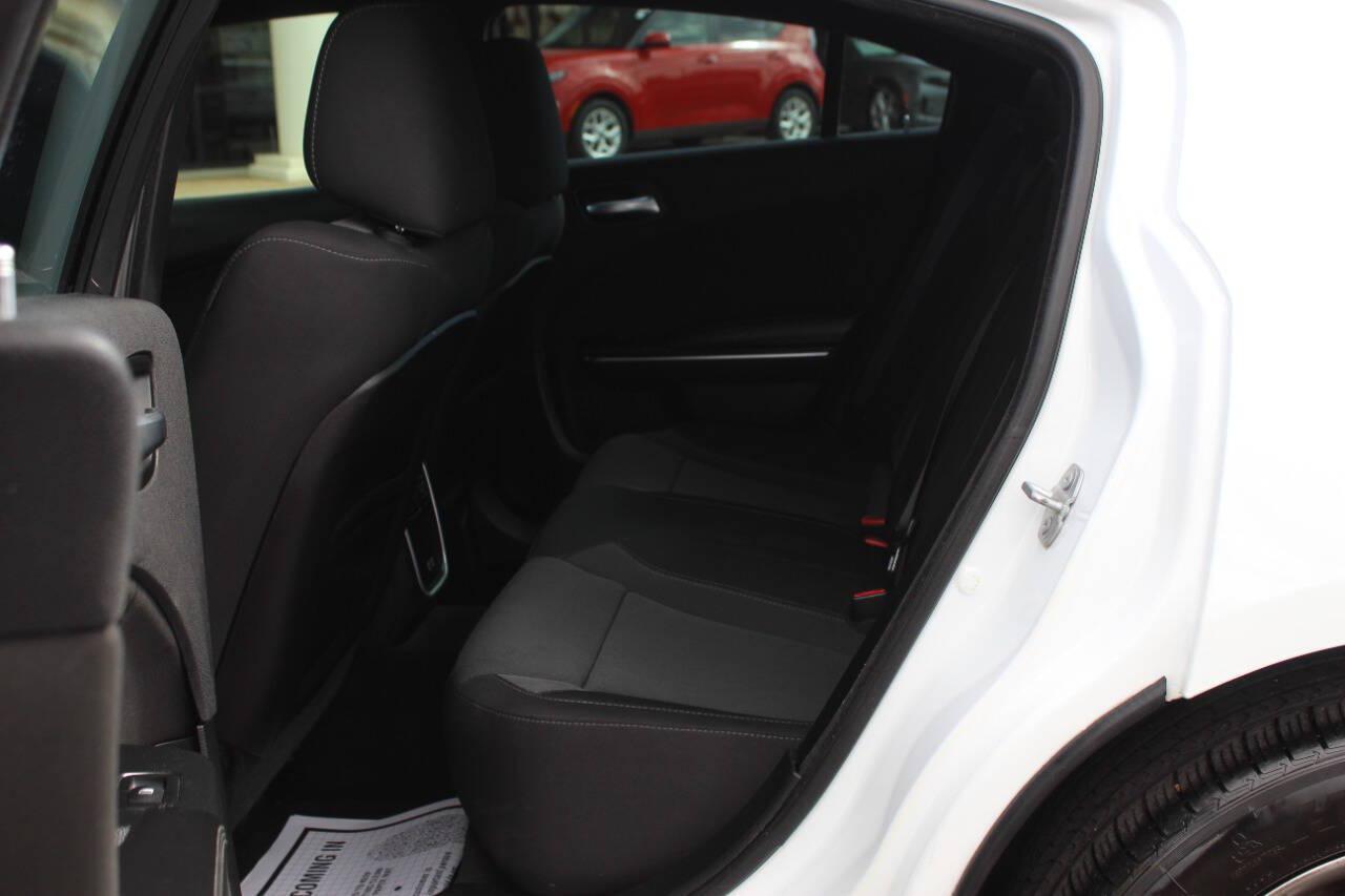 2016 White Dodge Charger SXT (2C3CDXHG4GH) with an Pentastar 3.6L V6 292hp 260ft. lbs. 3.6L V6 engine, Automatic 8-Speed transmission, located at 4301 NW 39th , Oklahoma City, OK, 73112, (405) 949-5600, 35.512135, -97.598671 - Hablamos espanol. SPEND SMART --- BUY FROM SUPER SPORTS. ALL PRICES, DOWN PAYMENTS, PAYMENTS, AND FINANCE TERMS ARE NEGOTIABLE AT THE TIME OF APPROVAL. WE WILL WORK WITH YOU TO FIT YOUR BUDGET. WE WILL EVEN LOWER AND ADJUST THE NUMBERS TO HELP MAKE THE VE HICLE MORE AFFORDABLE FOR YOU.- Photo#12