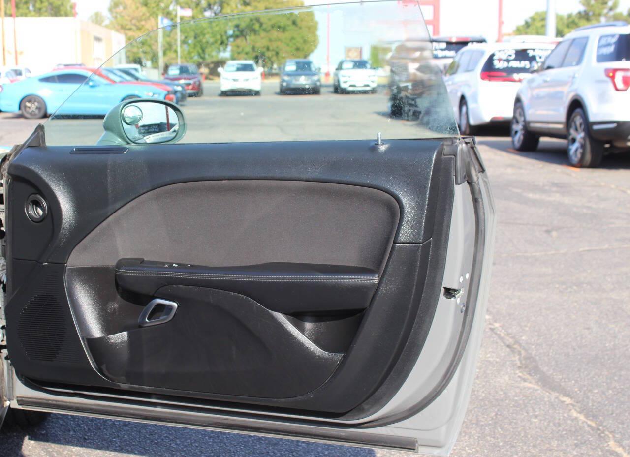 2019 Gray Dodge Challenger GT (2C3CDZGG4KH) with an Pentastar 3.6L V6 305hp 268ft. lbs. 3.6L V6 engine, Automatic 8-Speed transmission, located at 4301 NW 39th , Oklahoma City, OK, 73112, (405) 949-5600, 35.512135, -97.598671 - Hablamos espanol. SPEND SMART --- BUY FROM SUPER SPORTS. ALL PRICES, DOWN PAYMENTS, PAYMENTS, AND FINANCE TERMS ARE NEGOTIABLE AT THE TIME OF APPROVAL. WE WILL WORK WITH YOU TO FIT YOUR BUDGET. WE WILL EVEN LOWER AND ADJUST THE NUMBERS TO HELP MAKE THE VEHICLE MORE AFFORDABLE FOR YOU.- Photo#9