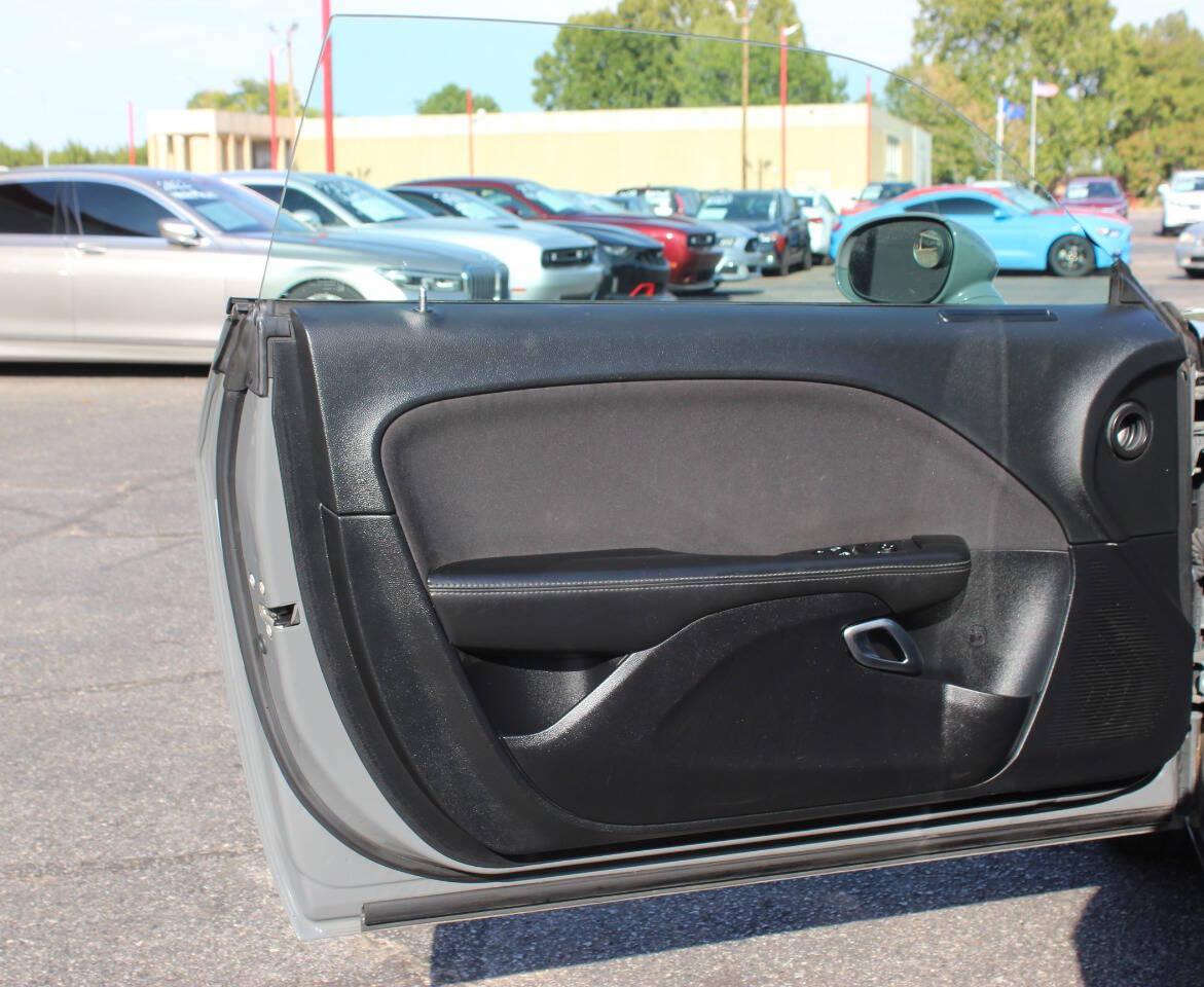 2019 Gray Dodge Challenger GT (2C3CDZGG4KH) with an Pentastar 3.6L V6 305hp 268ft. lbs. 3.6L V6 engine, Automatic 8-Speed transmission, located at 4301 NW 39th , Oklahoma City, OK, 73112, (405) 949-5600, 35.512135, -97.598671 - Hablamos espanol. SPEND SMART --- BUY FROM SUPER SPORTS. ALL PRICES, DOWN PAYMENTS, PAYMENTS, AND FINANCE TERMS ARE NEGOTIABLE AT THE TIME OF APPROVAL. WE WILL WORK WITH YOU TO FIT YOUR BUDGET. WE WILL EVEN LOWER AND ADJUST THE NUMBERS TO HELP MAKE THE VEHICLE MORE AFFORDABLE FOR YOU.- Photo#14