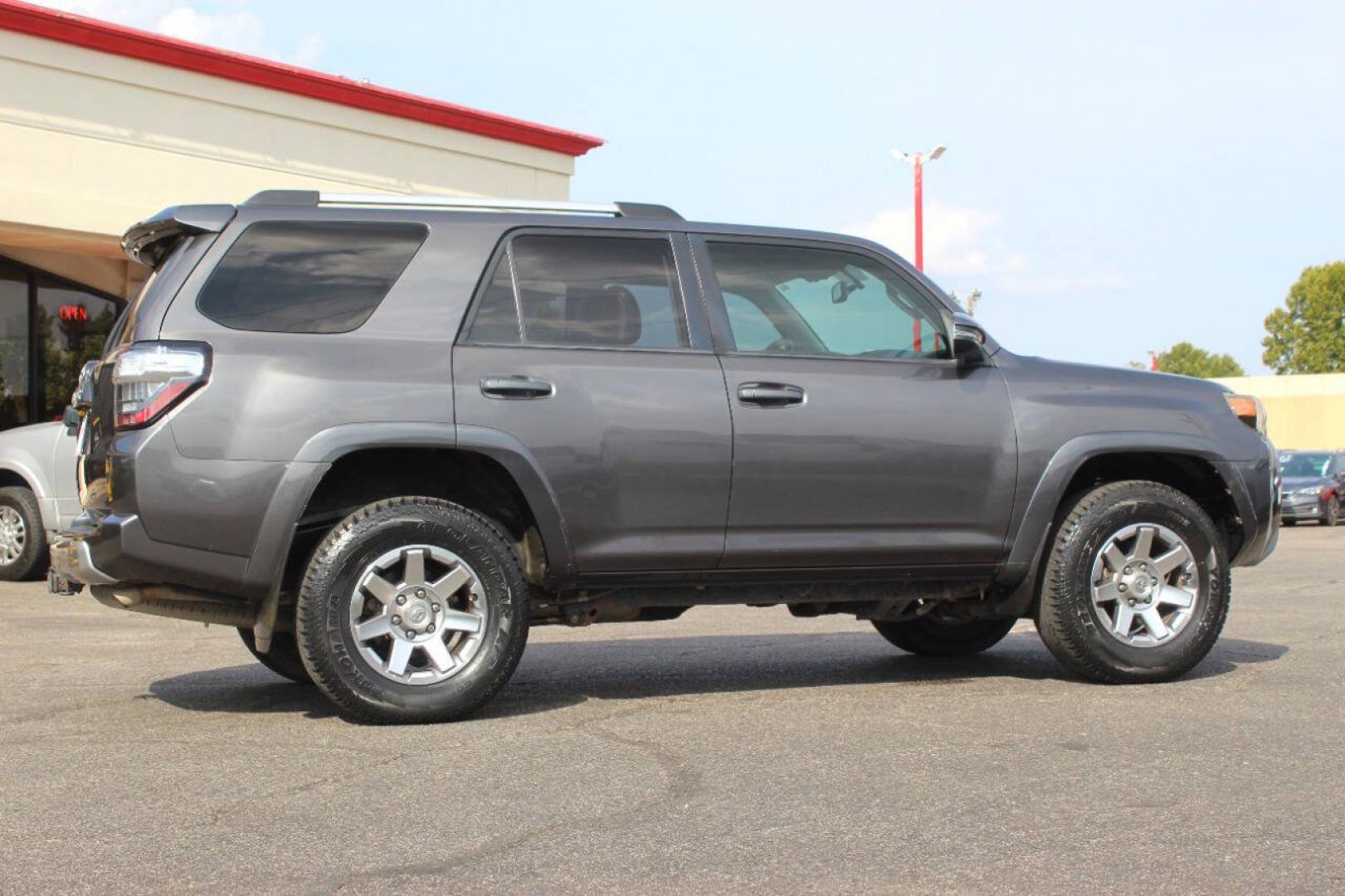 2014 Gray Toyota 4Runner SR5 4WD (JTEBU5JR4E5) with an 4.0L V6 270hp 278ft. lbs. 4.0L V6 engine, Automatic 5-Speed transmission, located at 4301 NW 39th , Oklahoma City, OK, 73112, (405) 949-5600, 35.512135, -97.598671 - Hablamos espanol. SPEND SMART --- BUY FROM SUPER SPORTS. ALL PRICES, DOWN PAYMENTS, PAYMENTS, AND FINANCE TERMS ARE NEGOTIABLE AT THE TIME OF APPROVAL. WE WILL WORK WITH YOU TO FIT YOUR BUDGET. WE WILL EVEN LOWER AND ADJUST THE NUMBERS TO HELP MAKE THE VE HICLE MORE AFFORDABLE FOR YOU.- Photo#2
