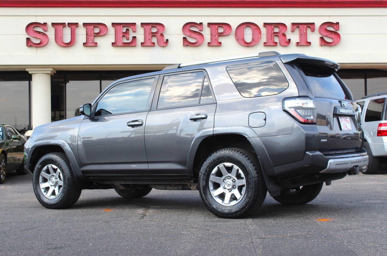 2014 Gray Toyota 4Runner SR5 4WD (JTEBU5JR4E5) with an 4.0L V6 270hp 278ft. lbs. 4.0L V6 engine, Automatic 5-Speed transmission, located at 4301 NW 39th , Oklahoma City, OK, 73112, (405) 949-5600, 35.512135, -97.598671 - Hablamos espanol. SPEND SMART --- BUY FROM SUPER SPORTS. ALL PRICES, DOWN PAYMENTS, PAYMENTS, AND FINANCE TERMS ARE NEGOTIABLE AT THE TIME OF APPROVAL. WE WILL WORK WITH YOU TO FIT YOUR BUDGET. WE WILL EVEN LOWER AND ADJUST THE NUMBERS TO HELP MAKE THE VE HICLE MORE AFFORDABLE FOR YOU.- Photo#4
