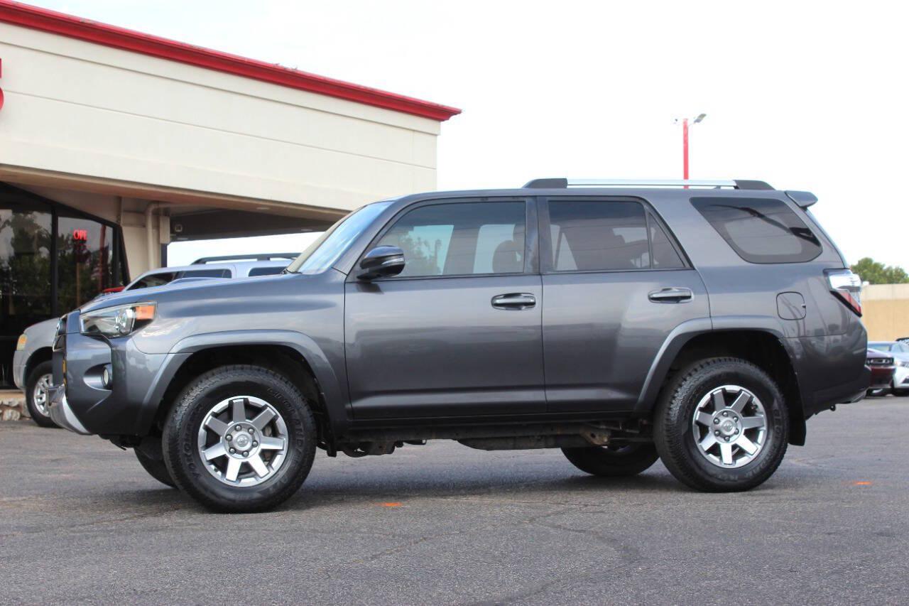 2014 Gray Toyota 4Runner SR5 4WD (JTEBU5JR4E5) with an 4.0L V6 270hp 278ft. lbs. 4.0L V6 engine, Automatic 5-Speed transmission, located at 4301 NW 39th , Oklahoma City, OK, 73112, (405) 949-5600, 35.512135, -97.598671 - Hablamos espanol. SPEND SMART --- BUY FROM SUPER SPORTS. ALL PRICES, DOWN PAYMENTS, PAYMENTS, AND FINANCE TERMS ARE NEGOTIABLE AT THE TIME OF APPROVAL. WE WILL WORK WITH YOU TO FIT YOUR BUDGET. WE WILL EVEN LOWER AND ADJUST THE NUMBERS TO HELP MAKE THE VE HICLE MORE AFFORDABLE FOR YOU.- Photo#5