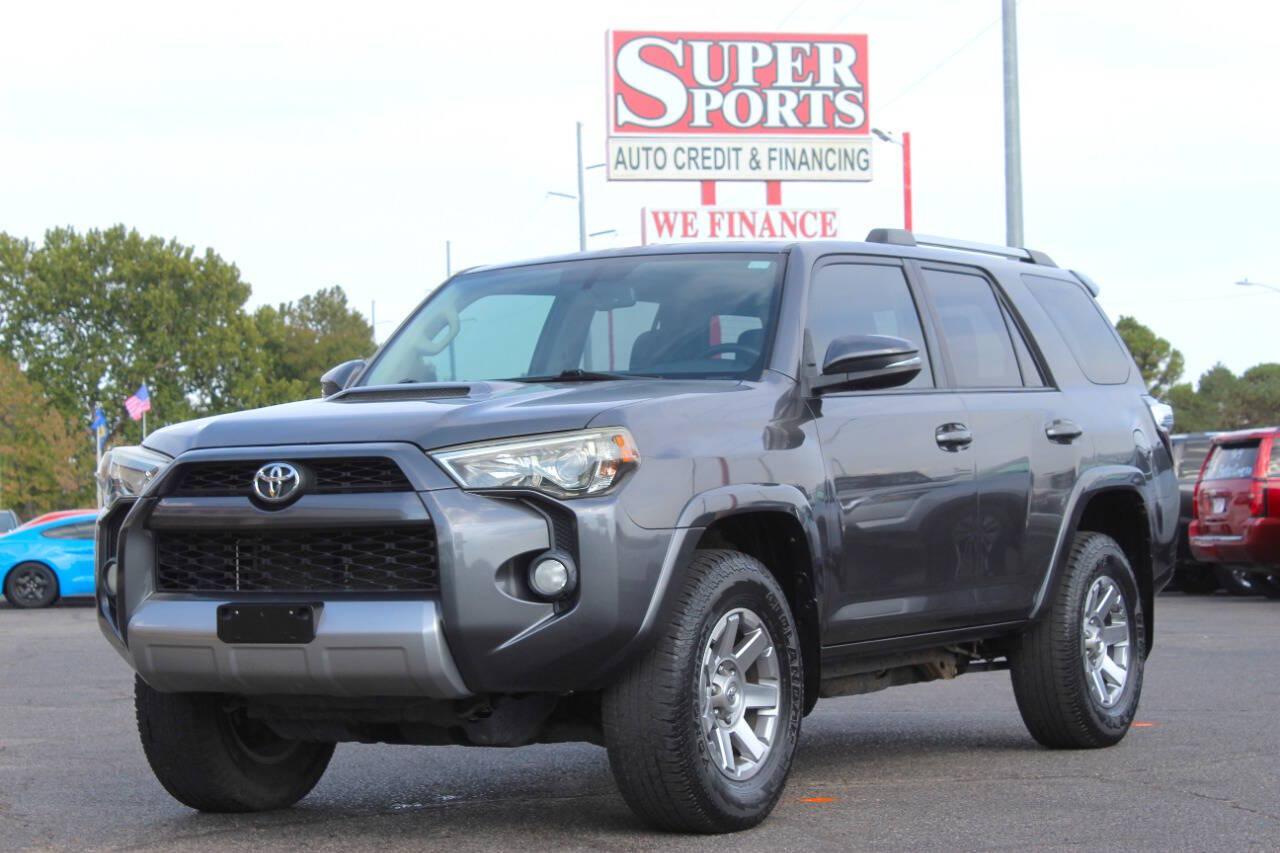 2014 Gray Toyota 4Runner SR5 4WD (JTEBU5JR4E5) with an 4.0L V6 270hp 278ft. lbs. 4.0L V6 engine, Automatic 5-Speed transmission, located at 4301 NW 39th , Oklahoma City, OK, 73112, (405) 949-5600, 35.512135, -97.598671 - Hablamos espanol. SPEND SMART --- BUY FROM SUPER SPORTS. ALL PRICES, DOWN PAYMENTS, PAYMENTS, AND FINANCE TERMS ARE NEGOTIABLE AT THE TIME OF APPROVAL. WE WILL WORK WITH YOU TO FIT YOUR BUDGET. WE WILL EVEN LOWER AND ADJUST THE NUMBERS TO HELP MAKE THE VE HICLE MORE AFFORDABLE FOR YOU.- Photo#6