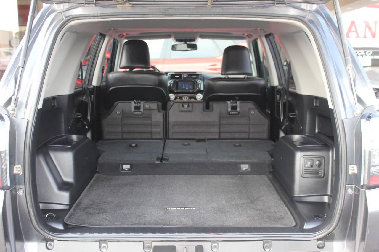 2014 Gray Toyota 4Runner SR5 4WD (JTEBU5JR4E5) with an 4.0L V6 270hp 278ft. lbs. 4.0L V6 engine, Automatic 5-Speed transmission, located at 4301 NW 39th , Oklahoma City, OK, 73112, (405) 949-5600, 35.512135, -97.598671 - Hablamos espanol. SPEND SMART --- BUY FROM SUPER SPORTS. ALL PRICES, DOWN PAYMENTS, PAYMENTS, AND FINANCE TERMS ARE NEGOTIABLE AT THE TIME OF APPROVAL. WE WILL WORK WITH YOU TO FIT YOUR BUDGET. WE WILL EVEN LOWER AND ADJUST THE NUMBERS TO HELP MAKE THE VE HICLE MORE AFFORDABLE FOR YOU.- Photo#14