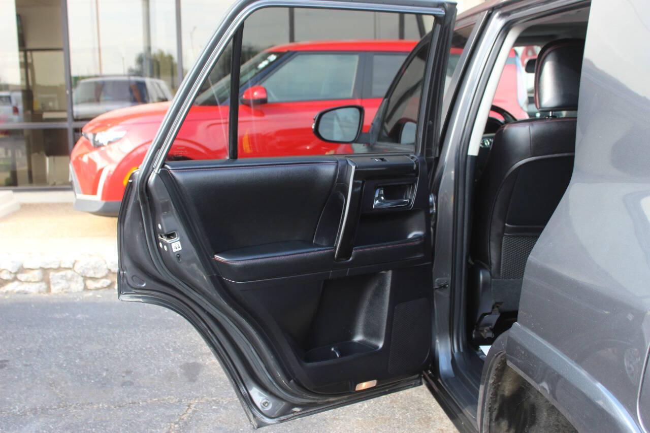 2014 Gray Toyota 4Runner SR5 4WD (JTEBU5JR4E5) with an 4.0L V6 270hp 278ft. lbs. 4.0L V6 engine, Automatic 5-Speed transmission, located at 4301 NW 39th , Oklahoma City, OK, 73112, (405) 949-5600, 35.512135, -97.598671 - Hablamos espanol. SPEND SMART --- BUY FROM SUPER SPORTS. ALL PRICES, DOWN PAYMENTS, PAYMENTS, AND FINANCE TERMS ARE NEGOTIABLE AT THE TIME OF APPROVAL. WE WILL WORK WITH YOU TO FIT YOUR BUDGET. WE WILL EVEN LOWER AND ADJUST THE NUMBERS TO HELP MAKE THE VE HICLE MORE AFFORDABLE FOR YOU.- Photo#16