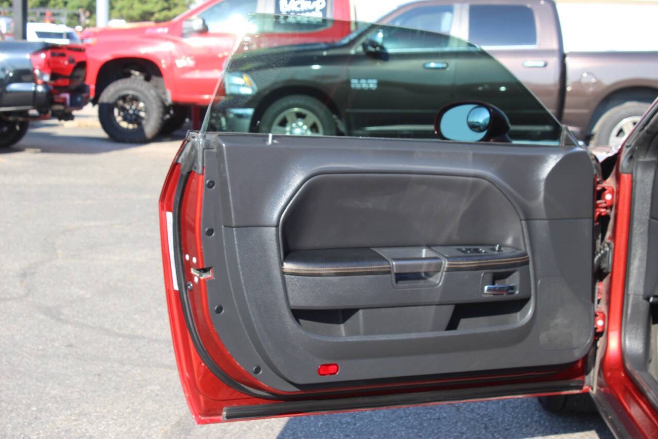 2014 Burgundy Dodge Challenger SXT (2C3CDYAG0EH) with an Pentastar 3.6L V6 305hp 268ft. lbs. 3.6L V6 engine, Automatic 5-Speed transmission, located at 4301 NW 39th , Oklahoma City, OK, 73112, (405) 949-5600, 35.512135, -97.598671 - Hablamos espanol. SPEND SMART --- BUY FROM SUPER SPORTS. ALL PRICES, DOWN PAYMENTS, PAYMENTS, AND FINANCE TERMS ARE NEGOTIABLE AT THE TIME OF APPROVAL. WE WILL WORK WITH YOU TO FIT YOUR BUDGET. WE WILL EVEN LOWER AND ADJUST THE NUMBERS TO HELP MAKE THE VEHICLE MORE AFFORDABLE FOR YOU.- Photo#10