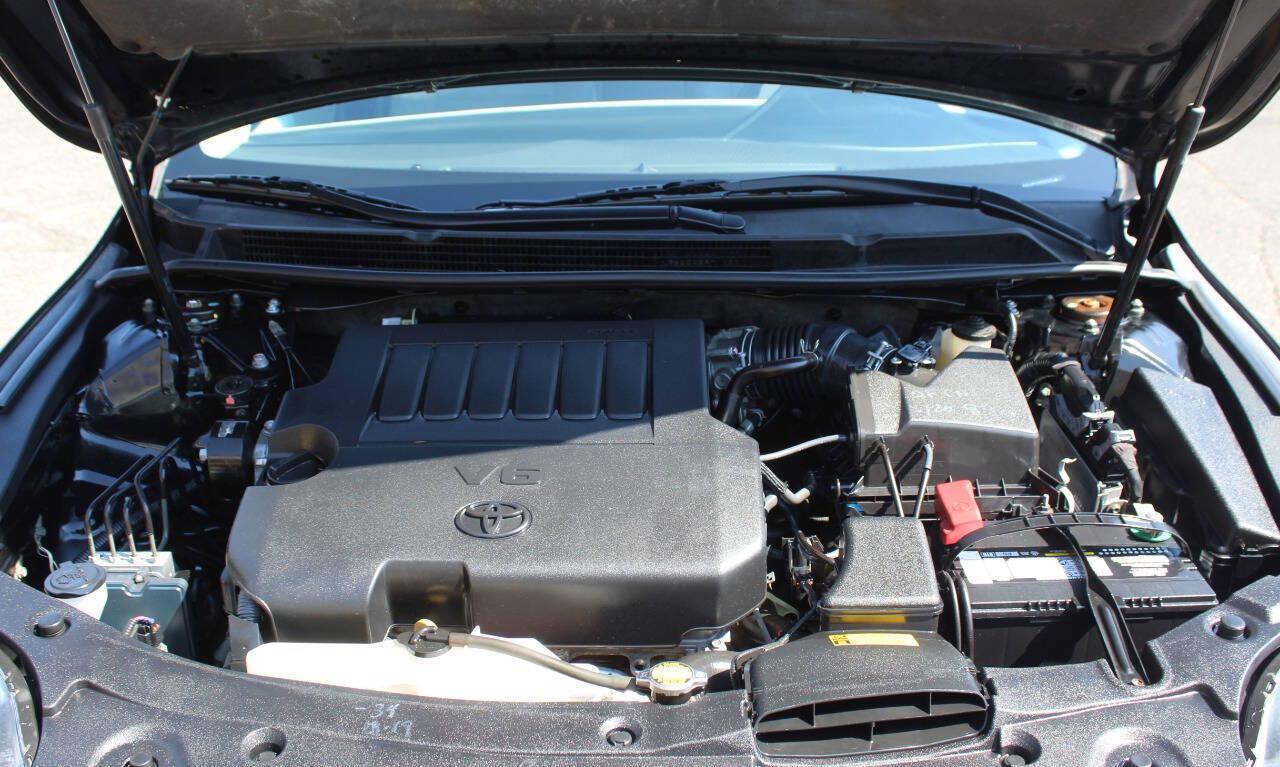 2013 Black Toyota Avalon XLE (4T1BK1EBXDU) with an 3.5L V6 268hp 248ft. lbs. 3.5L V6 engine, Automatic 6-Speed transmission, located at 4301 NW 39th , Oklahoma City, OK, 73112, (405) 949-5600, 35.512135, -97.598671 - Hablamos espanol. SPEND SMART --- BUY FROM SUPER SPORTS. ALL PRICES, DOWN PAYMENTS, PAYMENTS, AND FINANCE TERMS ARE NEGOTIABLE AT THE TIME OF APPROVAL. WE WILL WORK WITH YOU TO FIT YOUR BUDGET. WE WILL EVEN LOWER AND ADJUST THE NUMBERS TO HELP MAKE THE VE HICLE MORE AFFORDABLE FOR YOU.- Photo#6