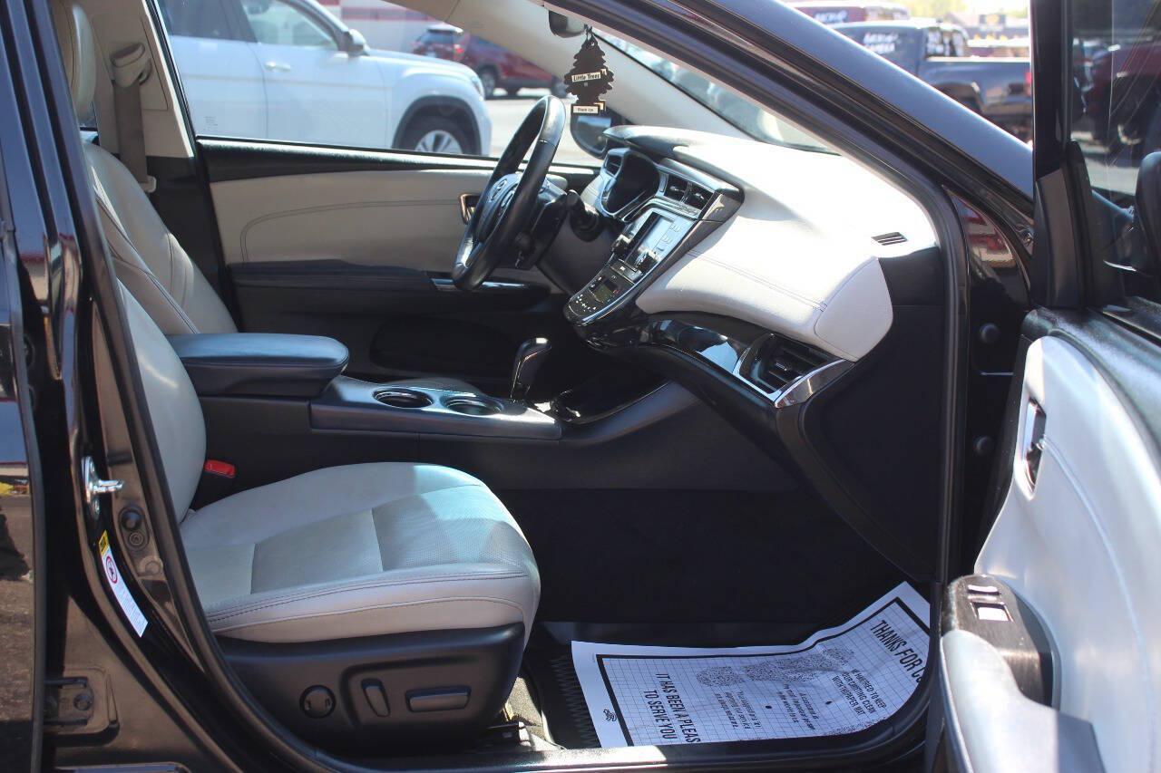 2013 Black Toyota Avalon XLE (4T1BK1EBXDU) with an 3.5L V6 268hp 248ft. lbs. 3.5L V6 engine, Automatic 6-Speed transmission, located at 4301 NW 39th , Oklahoma City, OK, 73112, (405) 949-5600, 35.512135, -97.598671 - Hablamos espanol. SPEND SMART --- BUY FROM SUPER SPORTS. ALL PRICES, DOWN PAYMENTS, PAYMENTS, AND FINANCE TERMS ARE NEGOTIABLE AT THE TIME OF APPROVAL. WE WILL WORK WITH YOU TO FIT YOUR BUDGET. WE WILL EVEN LOWER AND ADJUST THE NUMBERS TO HELP MAKE THE VE HICLE MORE AFFORDABLE FOR YOU.- Photo#7