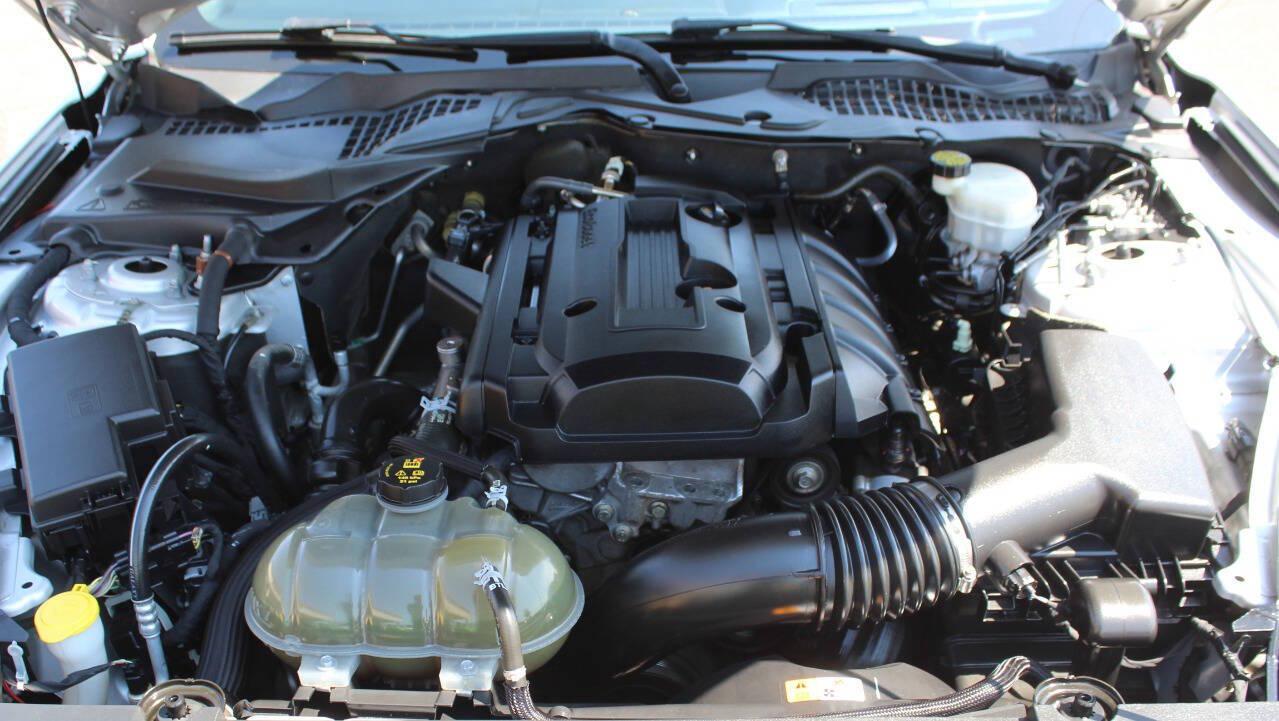 2015 Silver Ford Mustang EcoBoost Coupe (1FA6P8TH6F5) with an 2.3L I4 Turbocharger 2.3L I4 engine, Automatic 6-Speed transmission, located at 4301 NW 39th , Oklahoma City, OK, 73112, (405) 949-5600, 35.512135, -97.598671 - Hablamos espanol. SPEND SMART --- BUY FROM SUPER SPORTS. ALL PRICES, DOWN PAYMENTS, PAYMENTS, AND FINANCE TERMS ARE NEGOTIABLE AT THE TIME OF APPROVAL. WE WILL WORK WITH YOU TO FIT YOUR BUDGET. WE WILL EVEN LOWER AND ADJUST THE NUMBERS TO HELP MAKE THE VE HICLE MORE AFFORDABLE FOR YOU.- Photo#8