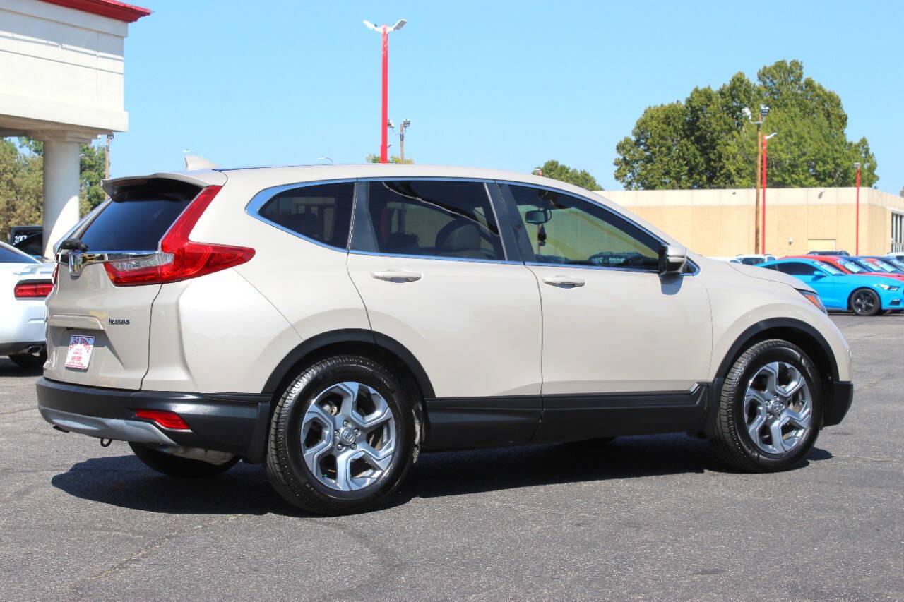 2018 Tan Honda CR-V EX-L 2WD w/ Navigation (2HKRW1H84JH) with an 1.5L Turbo I4 190hp 179ft. lbs. 1.5L I4 engine, CVT transmission, located at 4301 NW 39th , Oklahoma City, OK, 73112, (405) 949-5600, 35.512135, -97.598671 - Hablamos espanol. SPEND SMART --- BUY FROM SUPER SPORTS. ALL PRICES, DOWN PAYMENTS, PAYMENTS, AND FINANCE TERMS ARE NEGOTIABLE AT THE TIME OF APPROVAL. WE WILL WORK WITH YOU TO FIT YOUR BUDGET. WE WILL EVEN LOWER AND ADJUST THE NUMBERS TO HELP MAKE THE VE HICLE MORE AFFORDABLE FOR YOU.- Photo#2