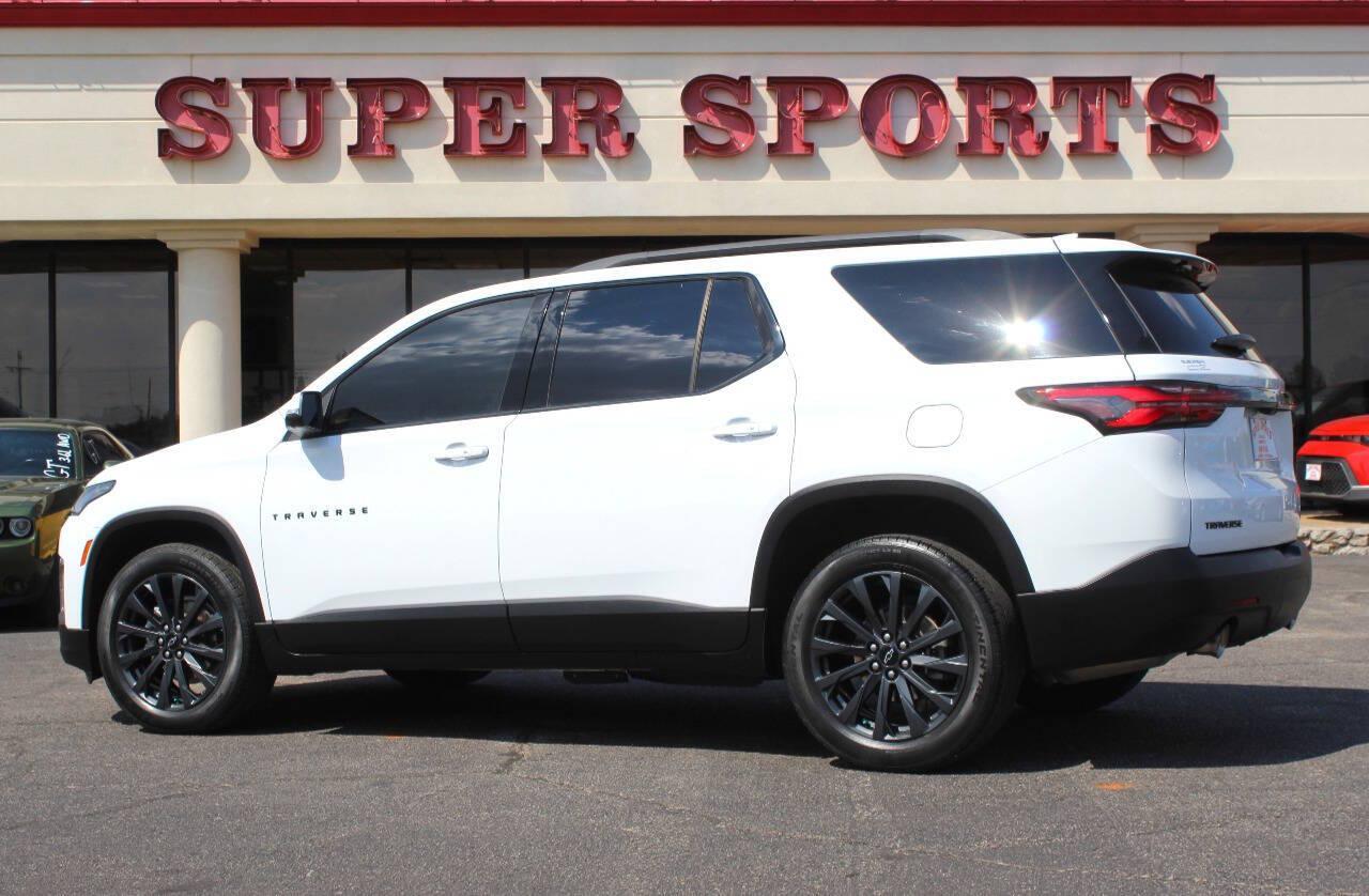 2022 White Chevrolet Traverse RS (1GNERJKW5NJ) with an 3.6L V6 310hp 266ft. lbs. 3.6L V6 engine, Automatic 9-Speed transmission, located at 4301 NW 39th , Oklahoma City, OK, 73112, (405) 949-5600, 35.512135, -97.598671 - Hablamos espanol. SPEND SMART --- BUY FROM SUPER SPORTS. ALL PRICES, DOWN PAYMENTS, PAYMENTS, AND FINANCE TERMS ARE NEGOTIABLE AT THE TIME OF APPROVAL. WE WILL WORK WITH YOU TO FIT YOUR BUDGET. WE WILL EVEN LOWER AND ADJUST THE NUMBERS TO HELP MAKE THE VEHICLE MORE AFFORDABLE FOR YOU.- Photo#4