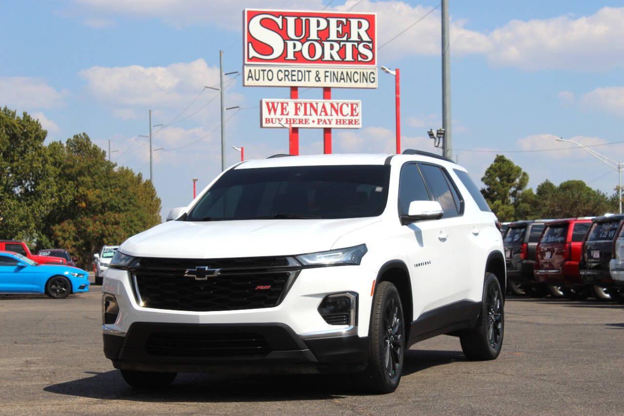 2022 White Chevrolet Traverse RS (1GNERJKW5NJ) with an 3.6L V6 310hp 266ft. lbs. 3.6L V6 engine, Automatic 9-Speed transmission, located at 4301 NW 39th , Oklahoma City, OK, 73112, (405) 949-5600, 35.512135, -97.598671 - Hablamos espanol. SPEND SMART --- BUY FROM SUPER SPORTS. ALL PRICES, DOWN PAYMENTS, PAYMENTS, AND FINANCE TERMS ARE NEGOTIABLE AT THE TIME OF APPROVAL. WE WILL WORK WITH YOU TO FIT YOUR BUDGET. WE WILL EVEN LOWER AND ADJUST THE NUMBERS TO HELP MAKE THE VEHICLE MORE AFFORDABLE FOR YOU.- Photo#6