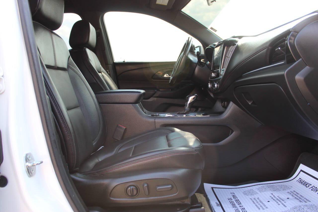 2022 White Chevrolet Traverse RS (1GNERJKW5NJ) with an 3.6L V6 310hp 266ft. lbs. 3.6L V6 engine, Automatic 9-Speed transmission, located at 4301 NW 39th , Oklahoma City, OK, 73112, (405) 949-5600, 35.512135, -97.598671 - Hablamos espanol. SPEND SMART --- BUY FROM SUPER SPORTS. ALL PRICES, DOWN PAYMENTS, PAYMENTS, AND FINANCE TERMS ARE NEGOTIABLE AT THE TIME OF APPROVAL. WE WILL WORK WITH YOU TO FIT YOUR BUDGET. WE WILL EVEN LOWER AND ADJUST THE NUMBERS TO HELP MAKE THE VEHICLE MORE AFFORDABLE FOR YOU.- Photo#8