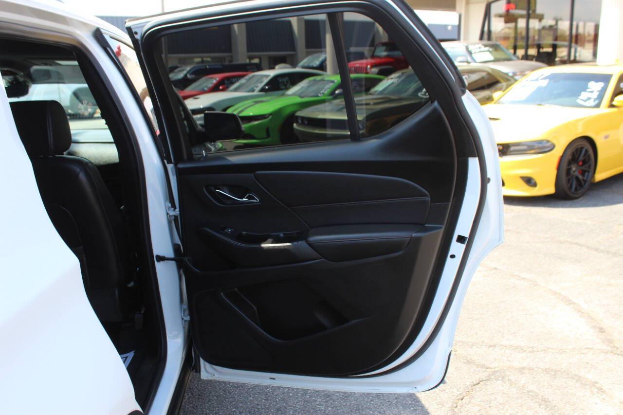 2022 White Chevrolet Traverse RS (1GNERJKW5NJ) with an 3.6L V6 310hp 266ft. lbs. 3.6L V6 engine, Automatic 9-Speed transmission, located at 4301 NW 39th , Oklahoma City, OK, 73112, (405) 949-5600, 35.512135, -97.598671 - Hablamos espanol. SPEND SMART --- BUY FROM SUPER SPORTS. ALL PRICES, DOWN PAYMENTS, PAYMENTS, AND FINANCE TERMS ARE NEGOTIABLE AT THE TIME OF APPROVAL. WE WILL WORK WITH YOU TO FIT YOUR BUDGET. WE WILL EVEN LOWER AND ADJUST THE NUMBERS TO HELP MAKE THE VEHICLE MORE AFFORDABLE FOR YOU.- Photo#12