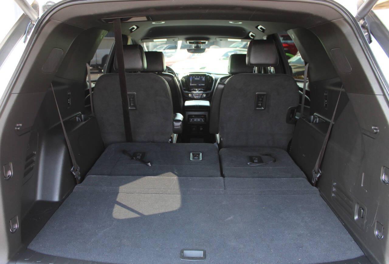 2022 White Chevrolet Traverse RS (1GNERJKW5NJ) with an 3.6L V6 310hp 266ft. lbs. 3.6L V6 engine, Automatic 9-Speed transmission, located at 4301 NW 39th , Oklahoma City, OK, 73112, (405) 949-5600, 35.512135, -97.598671 - Hablamos espanol. SPEND SMART --- BUY FROM SUPER SPORTS. ALL PRICES, DOWN PAYMENTS, PAYMENTS, AND FINANCE TERMS ARE NEGOTIABLE AT THE TIME OF APPROVAL. WE WILL WORK WITH YOU TO FIT YOUR BUDGET. WE WILL EVEN LOWER AND ADJUST THE NUMBERS TO HELP MAKE THE VEHICLE MORE AFFORDABLE FOR YOU.- Photo#14