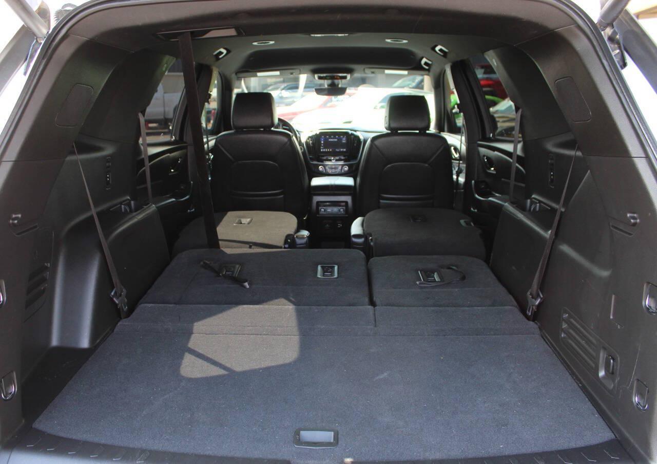 2022 White Chevrolet Traverse RS (1GNERJKW5NJ) with an 3.6L V6 310hp 266ft. lbs. 3.6L V6 engine, Automatic 9-Speed transmission, located at 4301 NW 39th , Oklahoma City, OK, 73112, (405) 949-5600, 35.512135, -97.598671 - Hablamos espanol. SPEND SMART --- BUY FROM SUPER SPORTS. ALL PRICES, DOWN PAYMENTS, PAYMENTS, AND FINANCE TERMS ARE NEGOTIABLE AT THE TIME OF APPROVAL. WE WILL WORK WITH YOU TO FIT YOUR BUDGET. WE WILL EVEN LOWER AND ADJUST THE NUMBERS TO HELP MAKE THE VEHICLE MORE AFFORDABLE FOR YOU.- Photo#15