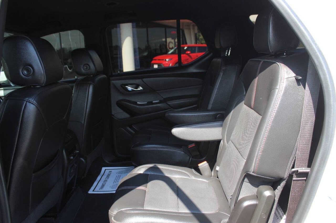 2022 White Chevrolet Traverse RS (1GNERJKW5NJ) with an 3.6L V6 310hp 266ft. lbs. 3.6L V6 engine, Automatic 9-Speed transmission, located at 4301 NW 39th , Oklahoma City, OK, 73112, (405) 949-5600, 35.512135, -97.598671 - Hablamos espanol. SPEND SMART --- BUY FROM SUPER SPORTS. ALL PRICES, DOWN PAYMENTS, PAYMENTS, AND FINANCE TERMS ARE NEGOTIABLE AT THE TIME OF APPROVAL. WE WILL WORK WITH YOU TO FIT YOUR BUDGET. WE WILL EVEN LOWER AND ADJUST THE NUMBERS TO HELP MAKE THE VEHICLE MORE AFFORDABLE FOR YOU.- Photo#16