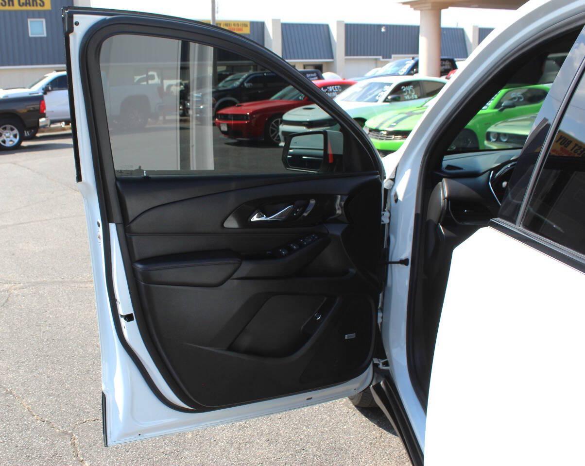 2022 White Chevrolet Traverse RS (1GNERJKW5NJ) with an 3.6L V6 310hp 266ft. lbs. 3.6L V6 engine, Automatic 9-Speed transmission, located at 4301 NW 39th , Oklahoma City, OK, 73112, (405) 949-5600, 35.512135, -97.598671 - Hablamos espanol. SPEND SMART --- BUY FROM SUPER SPORTS. ALL PRICES, DOWN PAYMENTS, PAYMENTS, AND FINANCE TERMS ARE NEGOTIABLE AT THE TIME OF APPROVAL. WE WILL WORK WITH YOU TO FIT YOUR BUDGET. WE WILL EVEN LOWER AND ADJUST THE NUMBERS TO HELP MAKE THE VEHICLE MORE AFFORDABLE FOR YOU.- Photo#19