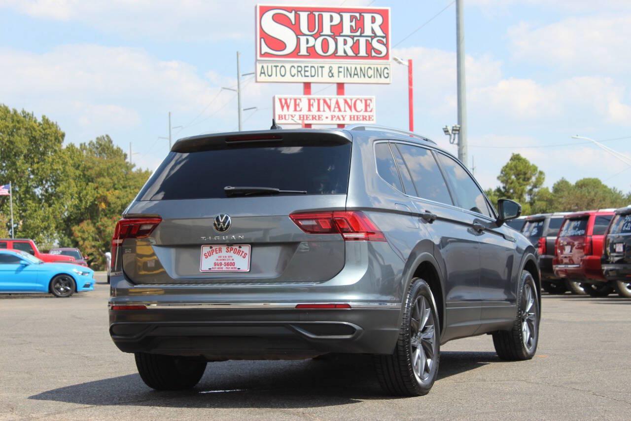 2022 Gray Volkswagen Tiguan SE (3VV3B7AX8NM) with an 2.0L Turbo I4 184hp 221ft. lbs. 2.0L I4 engine, Automatic 8-Speed transmission, located at 4301 NW 39th , Oklahoma City, OK, 73112, (405) 949-5600, 35.512135, -97.598671 - Hablamos espanol. SPEND SMART --- BUY FROM SUPER SPORTS. ALL PRICES, DOWN PAYMENTS, PAYMENTS, AND FINANCE TERMS ARE NEGOTIABLE AT THE TIME OF APPROVAL. WE WILL WORK WITH YOU TO FIT YOUR BUDGET. WE WILL EVEN LOWER AND ADJUST THE NUMBERS TO HELP MAKE THE VEHICLE MORE AFFORDABLE FOR YOU.- Photo#3