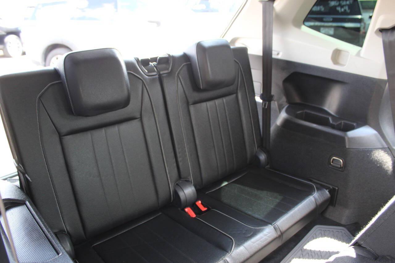 2022 Gray Volkswagen Tiguan SE (3VV3B7AX8NM) with an 2.0L Turbo I4 184hp 221ft. lbs. 2.0L I4 engine, Automatic 8-Speed transmission, located at 4301 NW 39th , Oklahoma City, OK, 73112, (405) 949-5600, 35.512135, -97.598671 - Hablamos espanol. SPEND SMART --- BUY FROM SUPER SPORTS. ALL PRICES, DOWN PAYMENTS, PAYMENTS, AND FINANCE TERMS ARE NEGOTIABLE AT THE TIME OF APPROVAL. WE WILL WORK WITH YOU TO FIT YOUR BUDGET. WE WILL EVEN LOWER AND ADJUST THE NUMBERS TO HELP MAKE THE VEHICLE MORE AFFORDABLE FOR YOU.- Photo#10